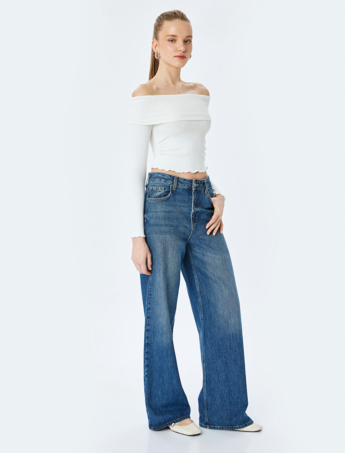 Madonna Yaka Omuzu Açık Slim Fit Uzun Kollu Tişört