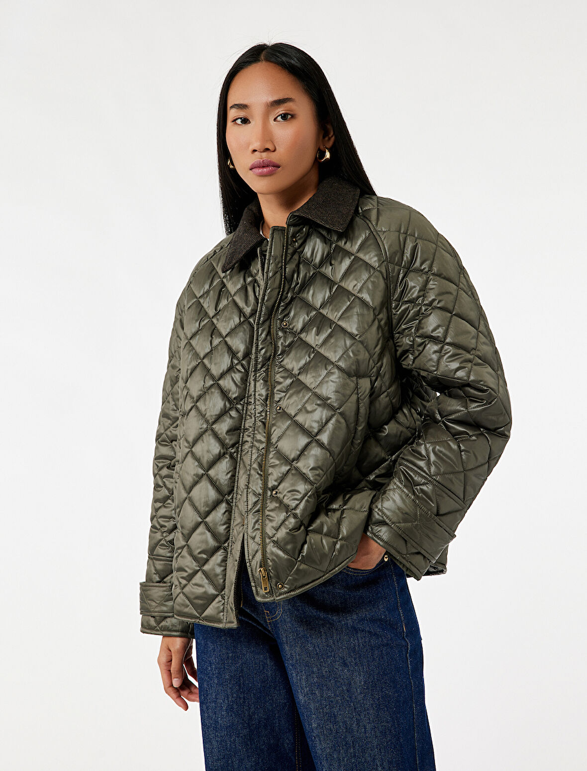 Cepli Fermuarlı Kruvaze Yaka Uzun Kollu Su İtici Kapitone Kısa Ceket