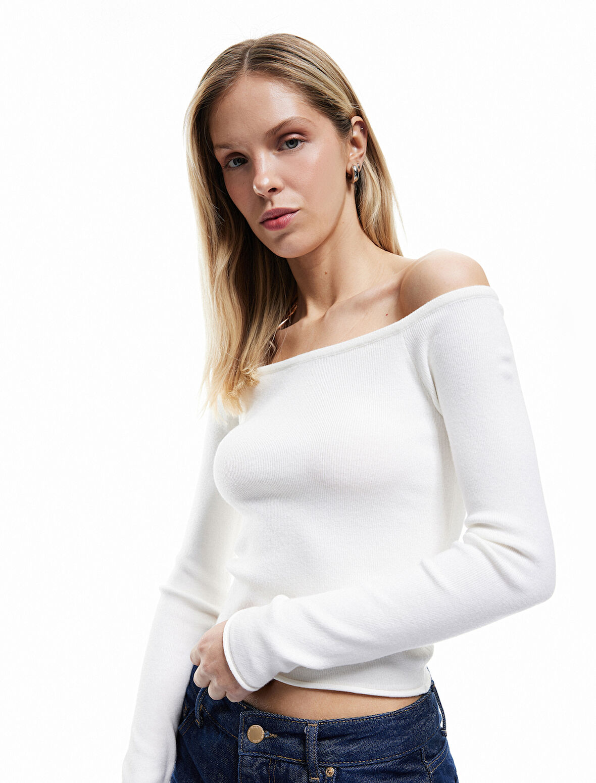 Uzun Kollu Kayık Yaka Triko Kazak