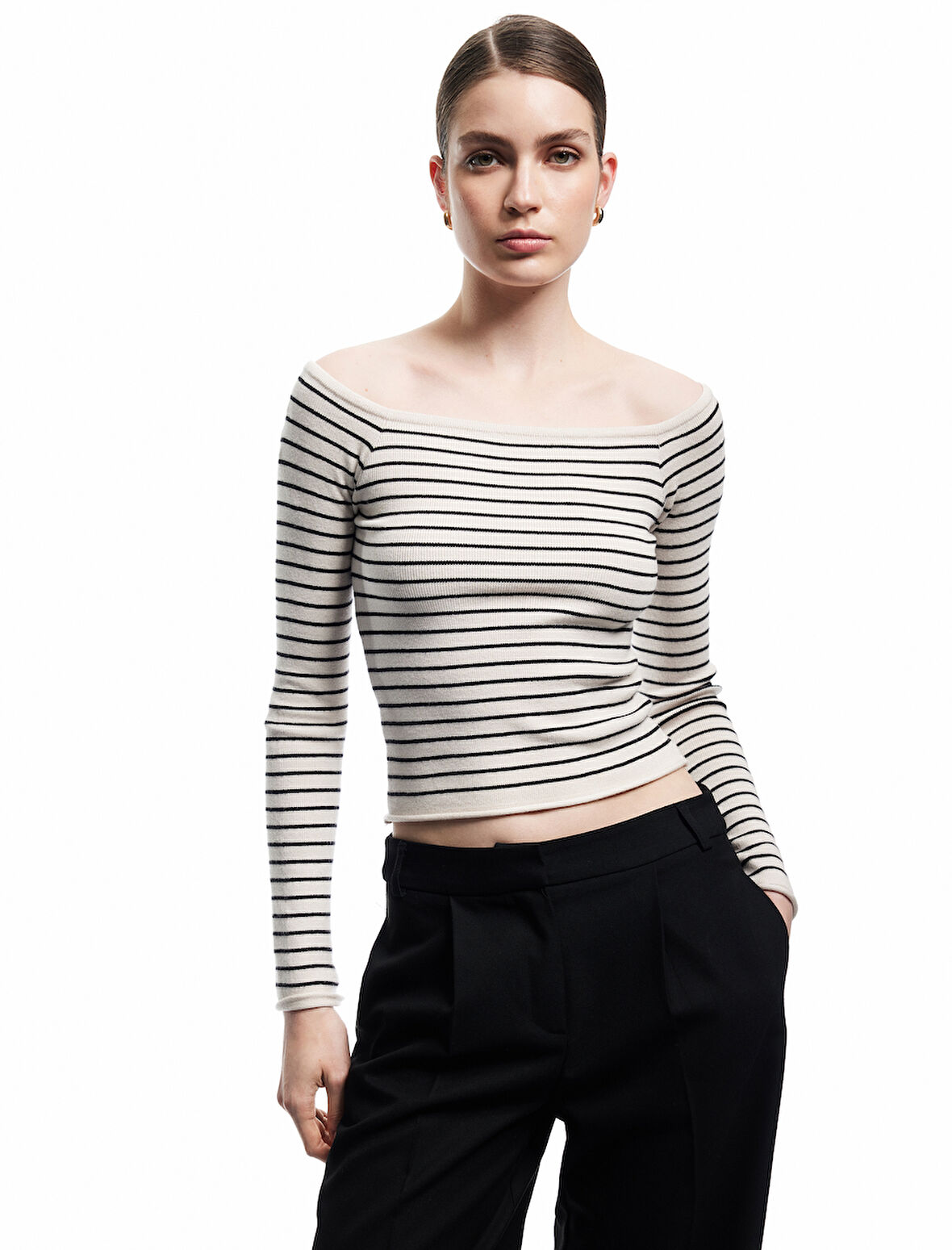 Uzun Kollu Kayık Yaka Triko Kazak