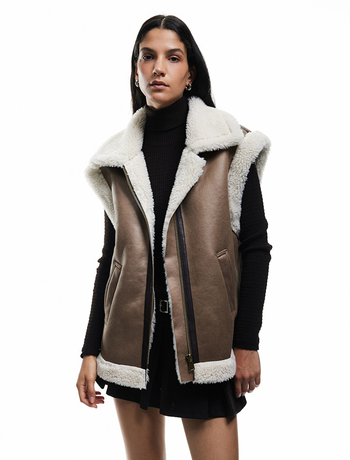 Peluş Şerpalı Yaka Süet Görünümlü Kolsuz Cepli Fermuarlı Oversize Yelek