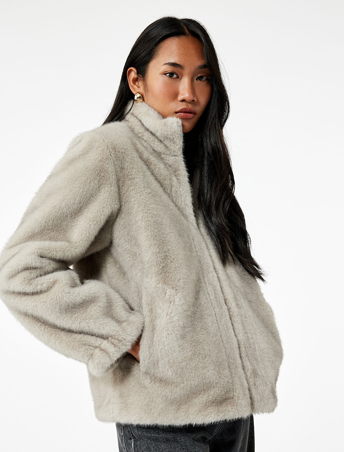 Koton X Sima Tarkan - Suni Süet Astarlı Dik Yaka Uzun Kollu Crop Fermuarlı Peluş Mont