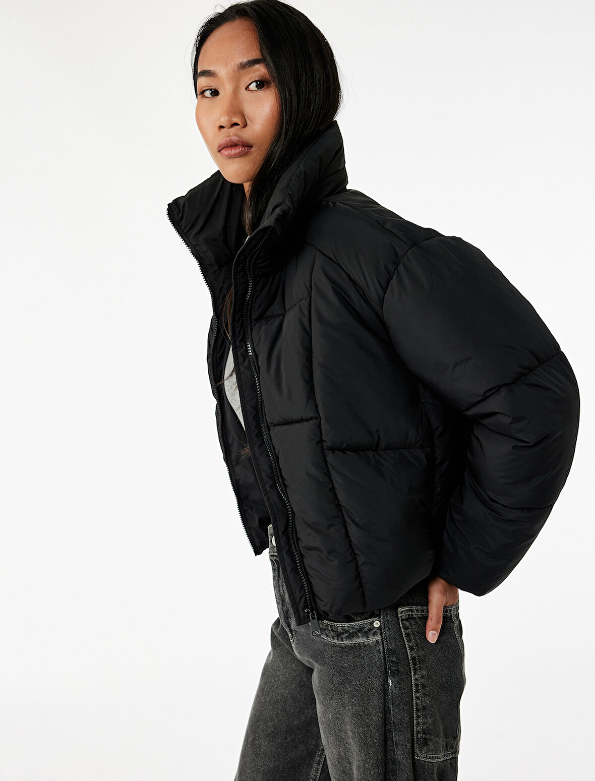 Polar Cepli Dik Yaka Uzun Kollu Fermuarlı Su İtici Crop Şişme Mont