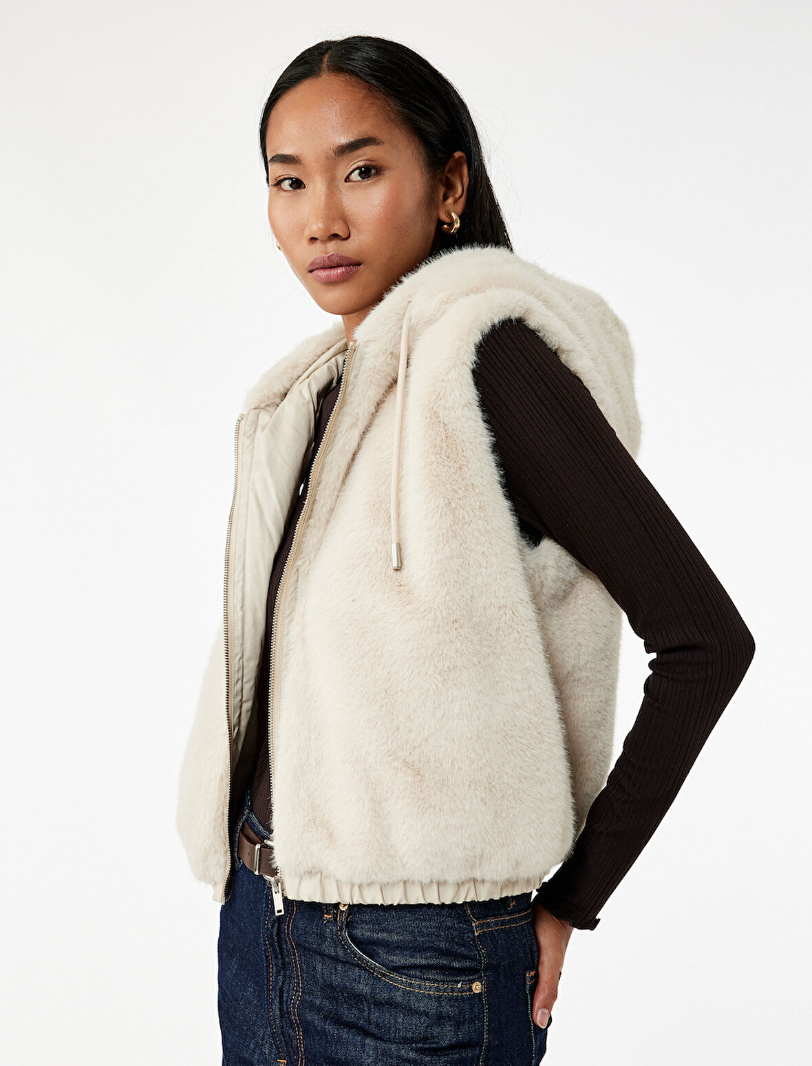 Kolsuz Kapüşonlu Fermuarlı Peluş Yelek