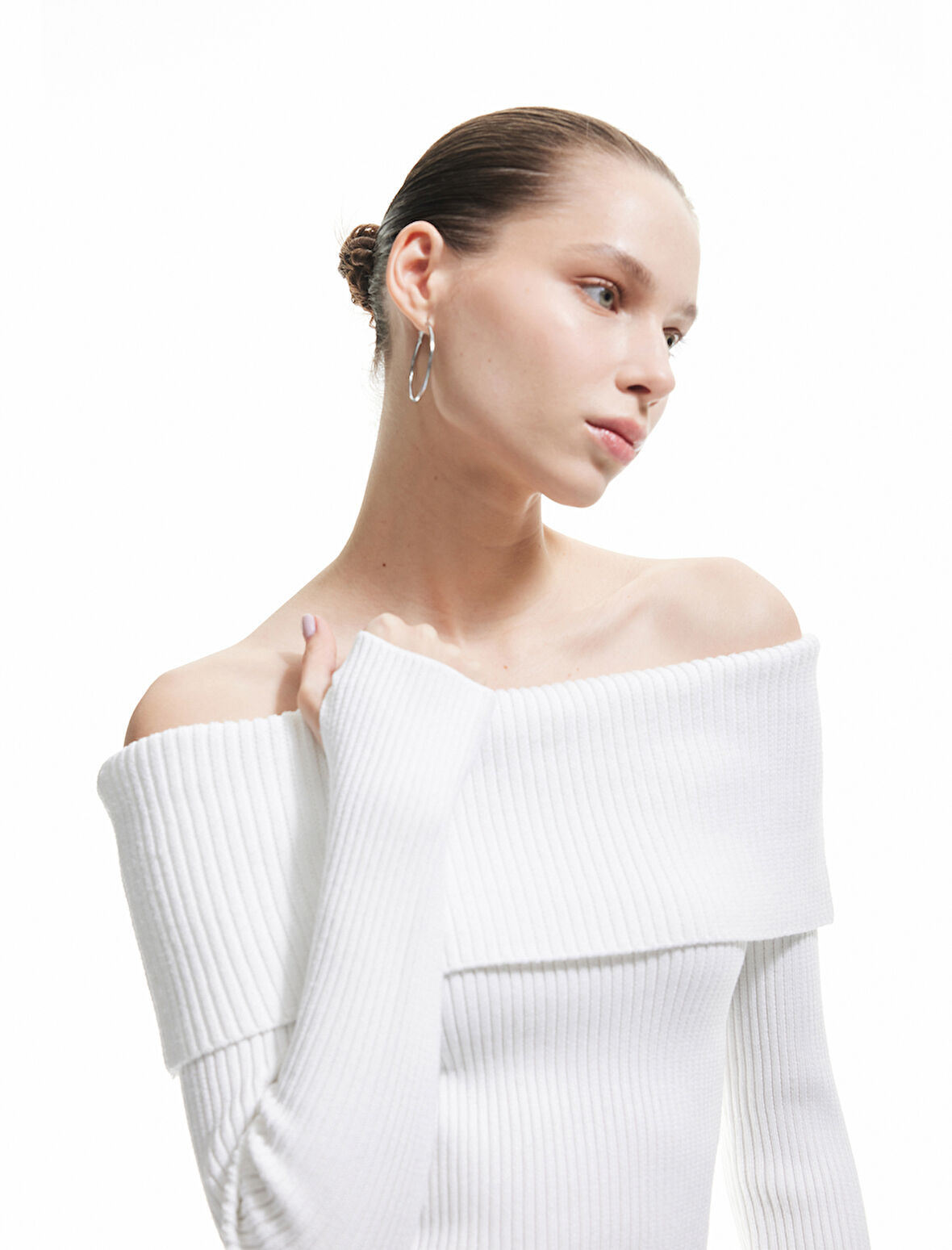 Omzu Açık Triko Dar Kesim Kazak