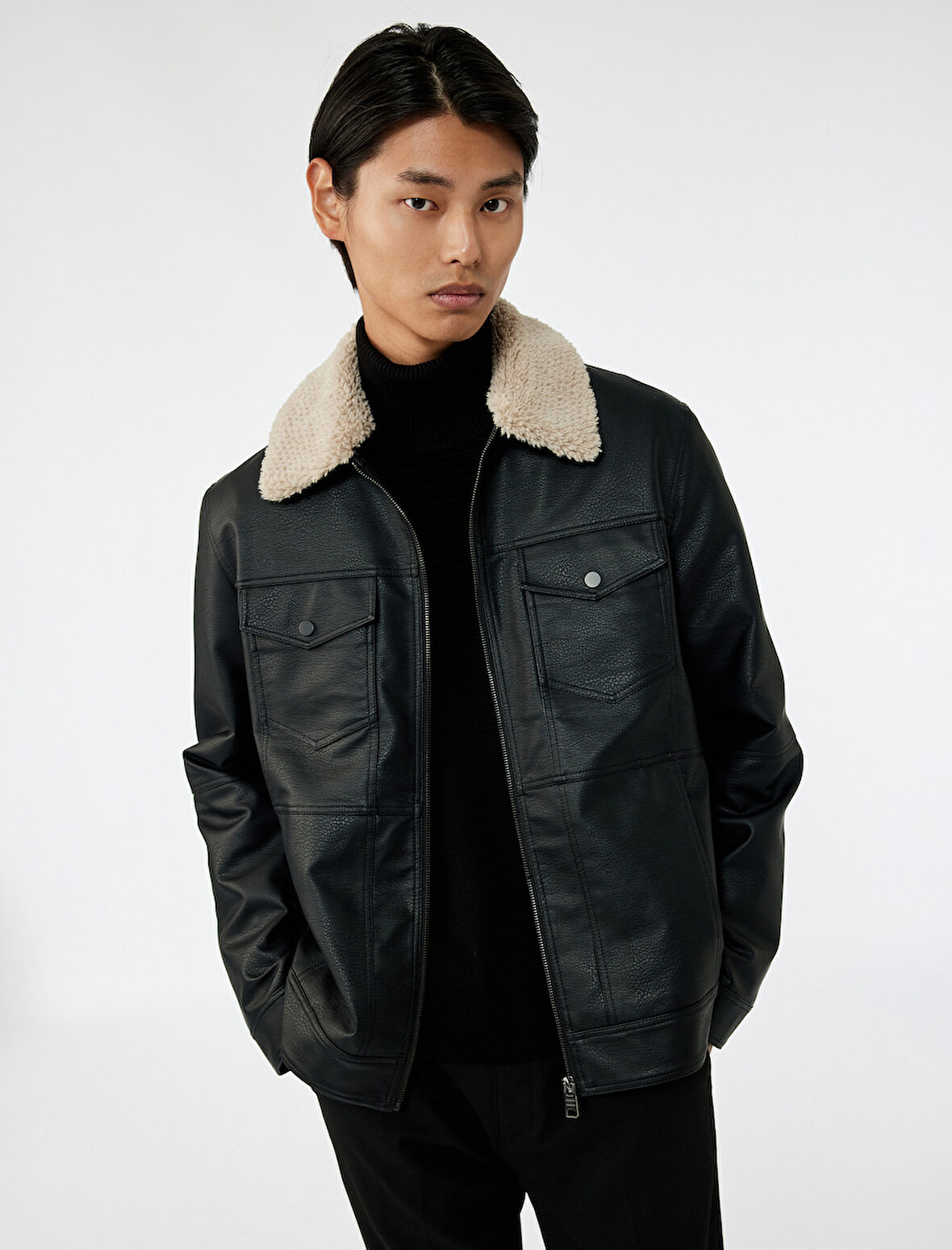 Uzun Kollu Kapaklı Cep Detaylı Slim Fit Peluş Yaka Suni Deri Ceket