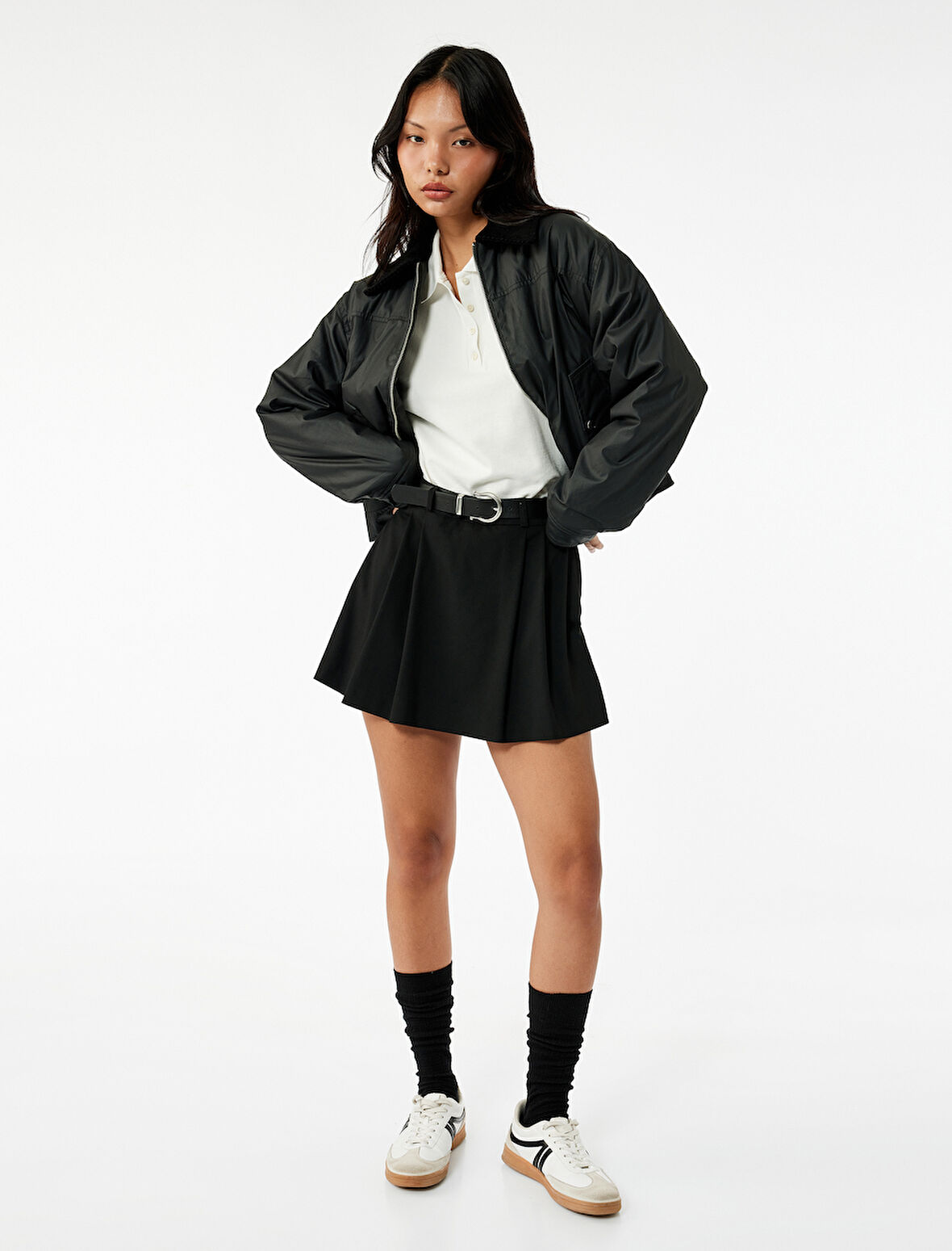 Uzun Kollu Yaka Detaylı Fermuarlı Cepli Mevsimlik Ceket