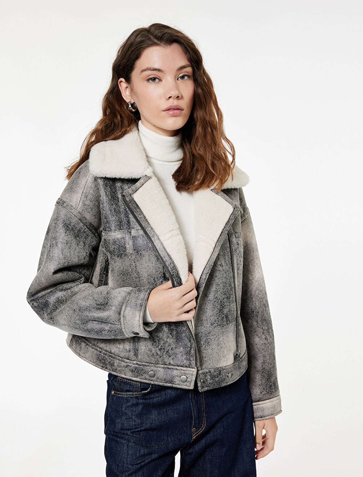 Cepli Fermuarlı Eskitilmiş Süet Görünümlü İçi Suni Kürklü Crop Biker Mont