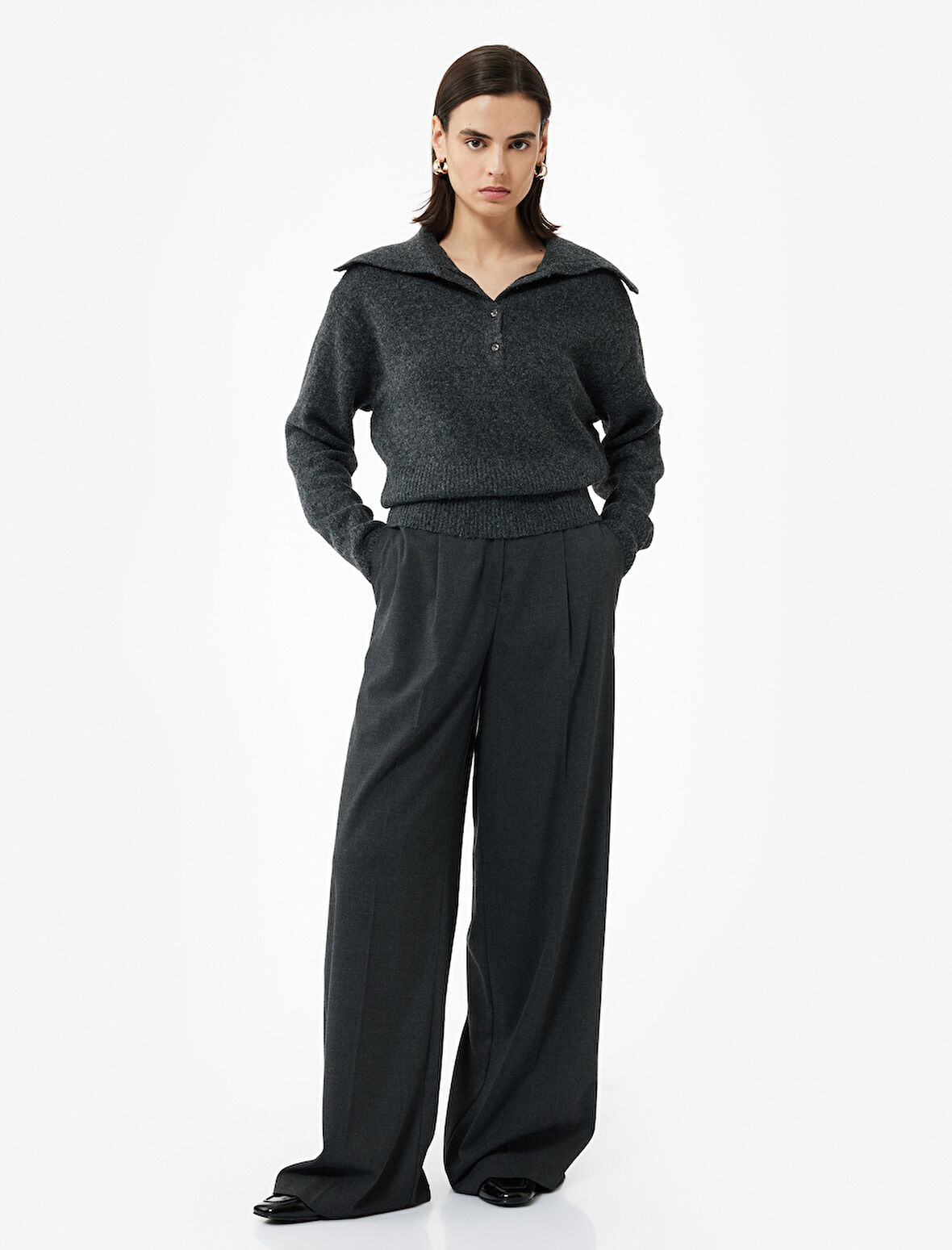 Regular Fit Uzun Kollu Yarım Düğme Detaylı Geniş Polo Yaka Triko Kazak