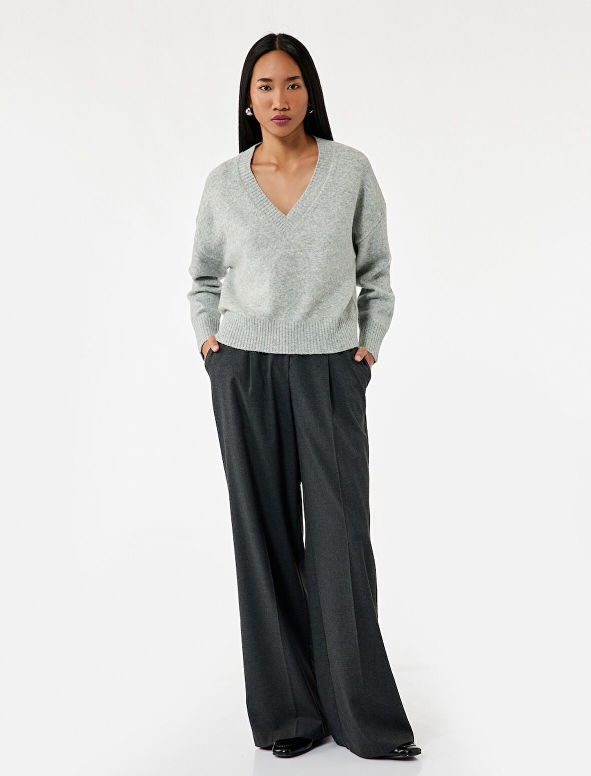 Uzun Kollu V Yaka Triko Kazak