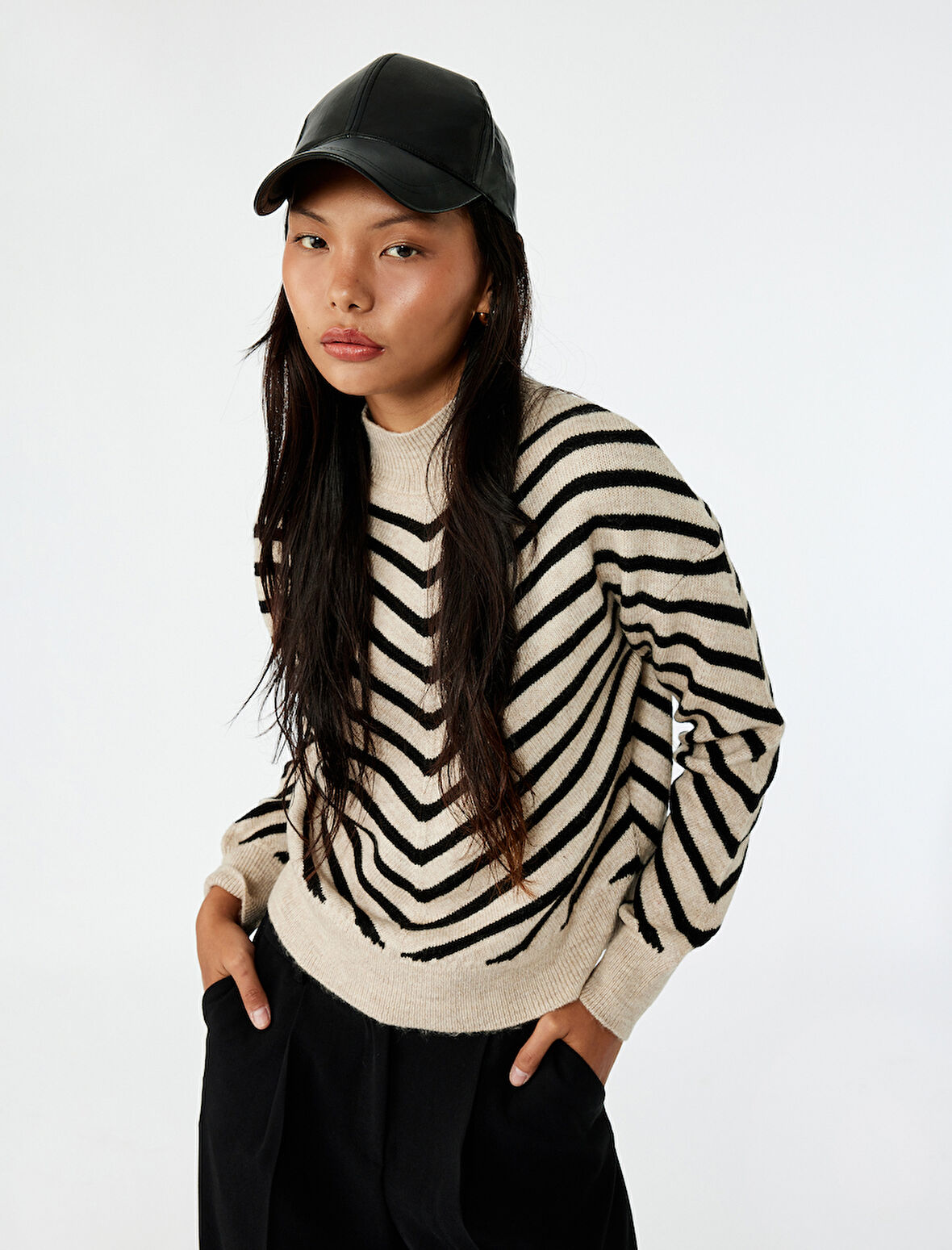 Dik Yaka Uzun Kollu Triko Kazak