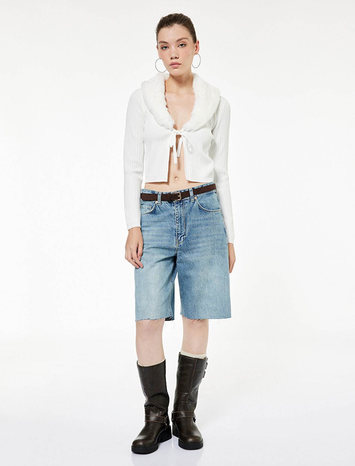 Suni Kürklü Yaka Fiyonklu Bağlama Detaylı Slim Fit Crop Triko Hırka