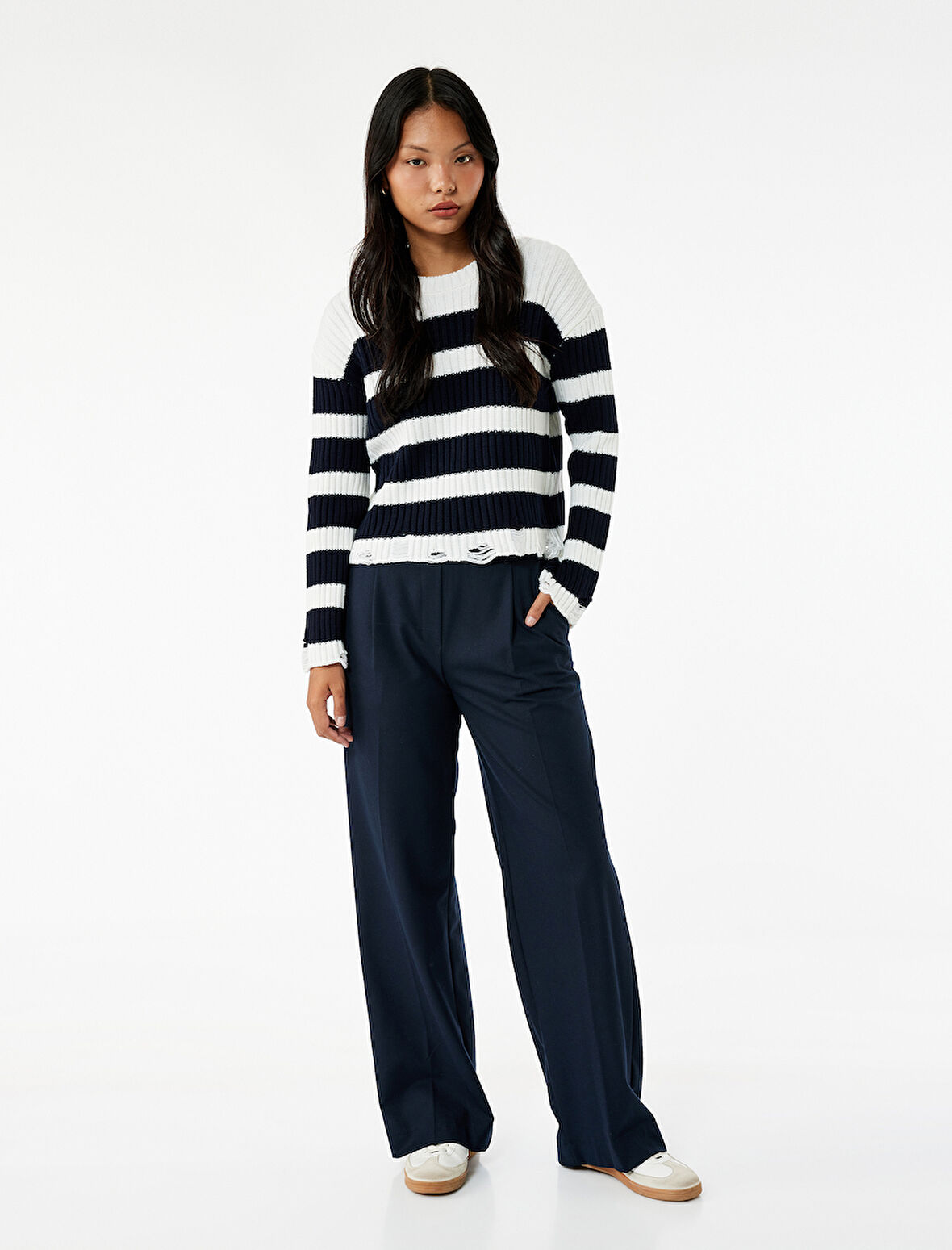 Renk Bloklu Uzun Kollu Bisiklet Yaka Yırtık Detaylı Triko Kazak