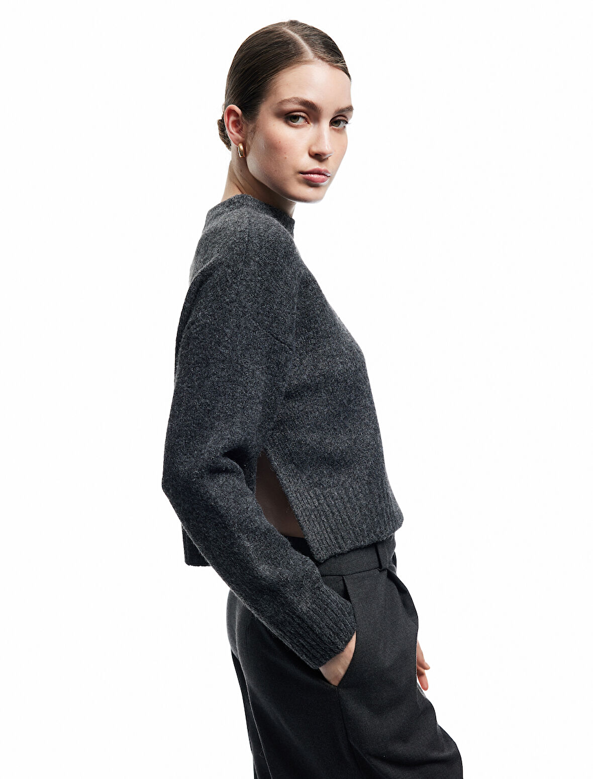 Yumuşak Dokulu Uzun Kollu Dik Yaka Basic Triko Kazak