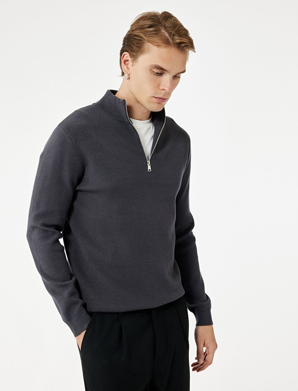 Uzun Kollu Viskon Karışımlı Yarım Fermuarlı Triko Kazak