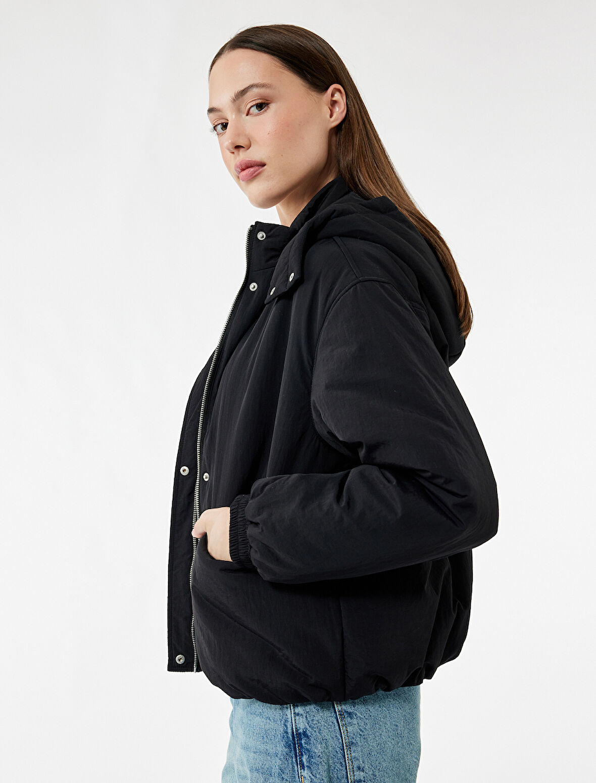 Cepli Fermuarlı Su İtici Uzun Kollu Kapüşonlu Kısa Şişme Mont