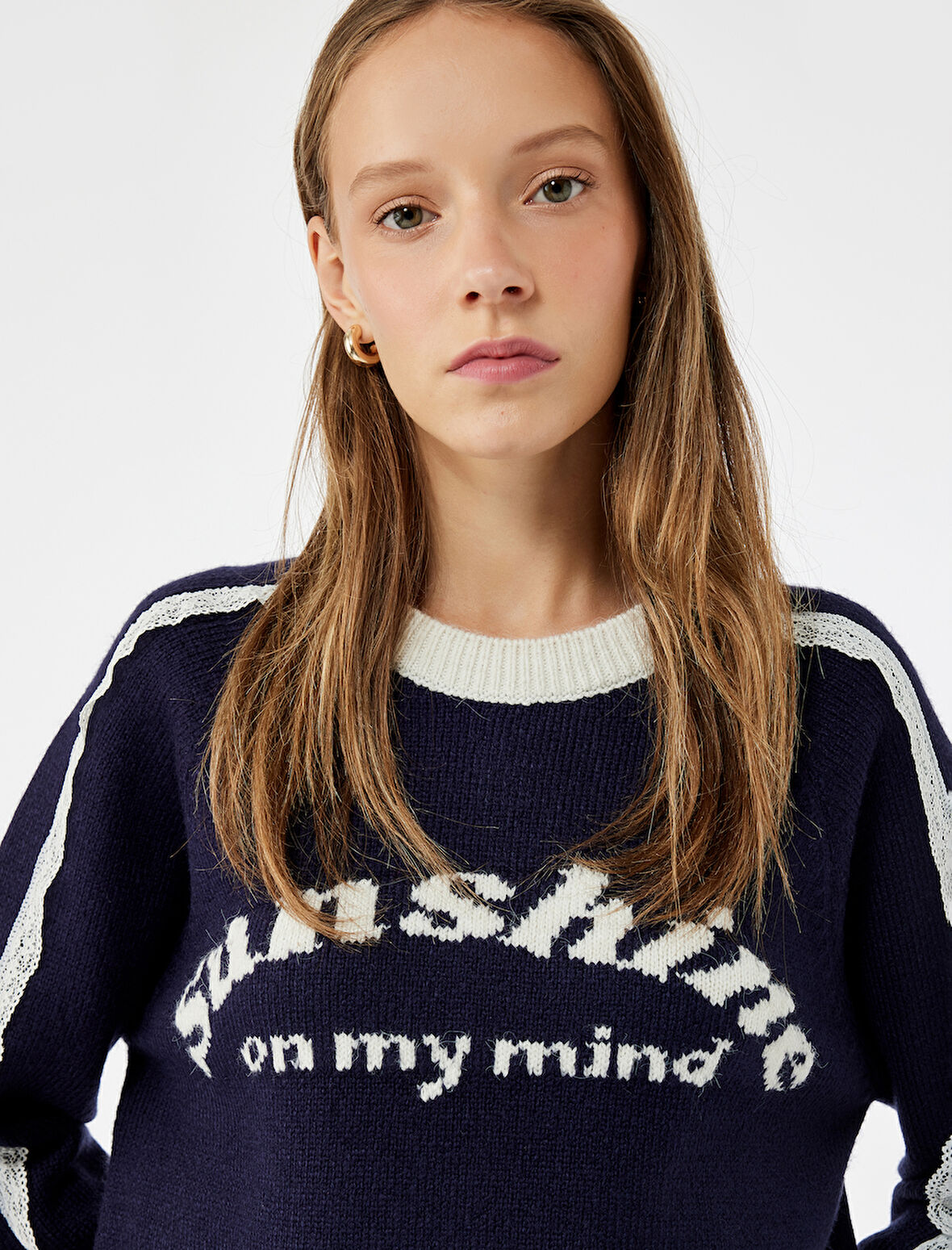 Dantel Detaylı Uzun Kollu Desenli Bisiklet Yaka Kazak