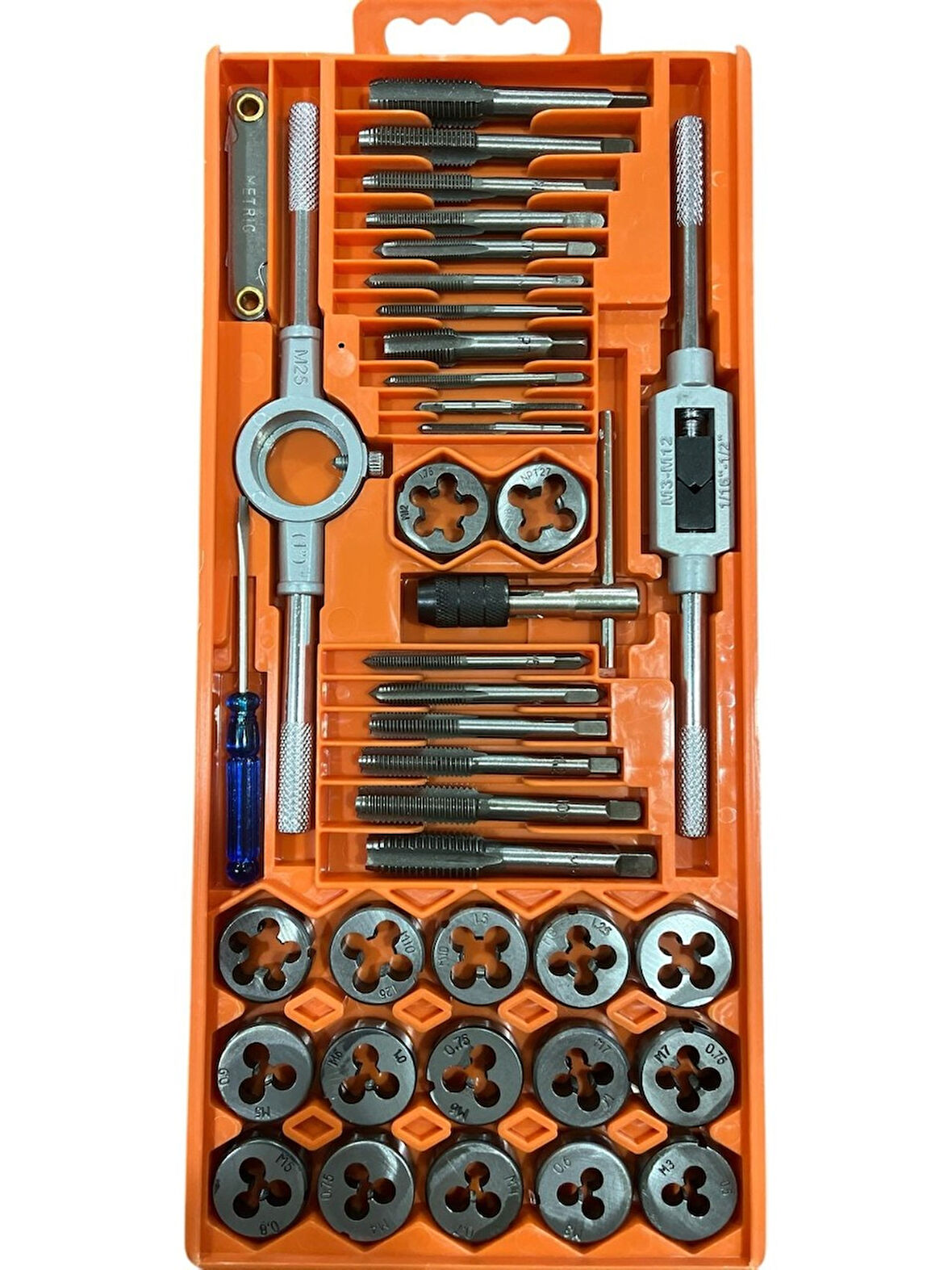 BOSS KILAVUZ PAFTA SETİ 40 PARÇA (BOSS-80474)