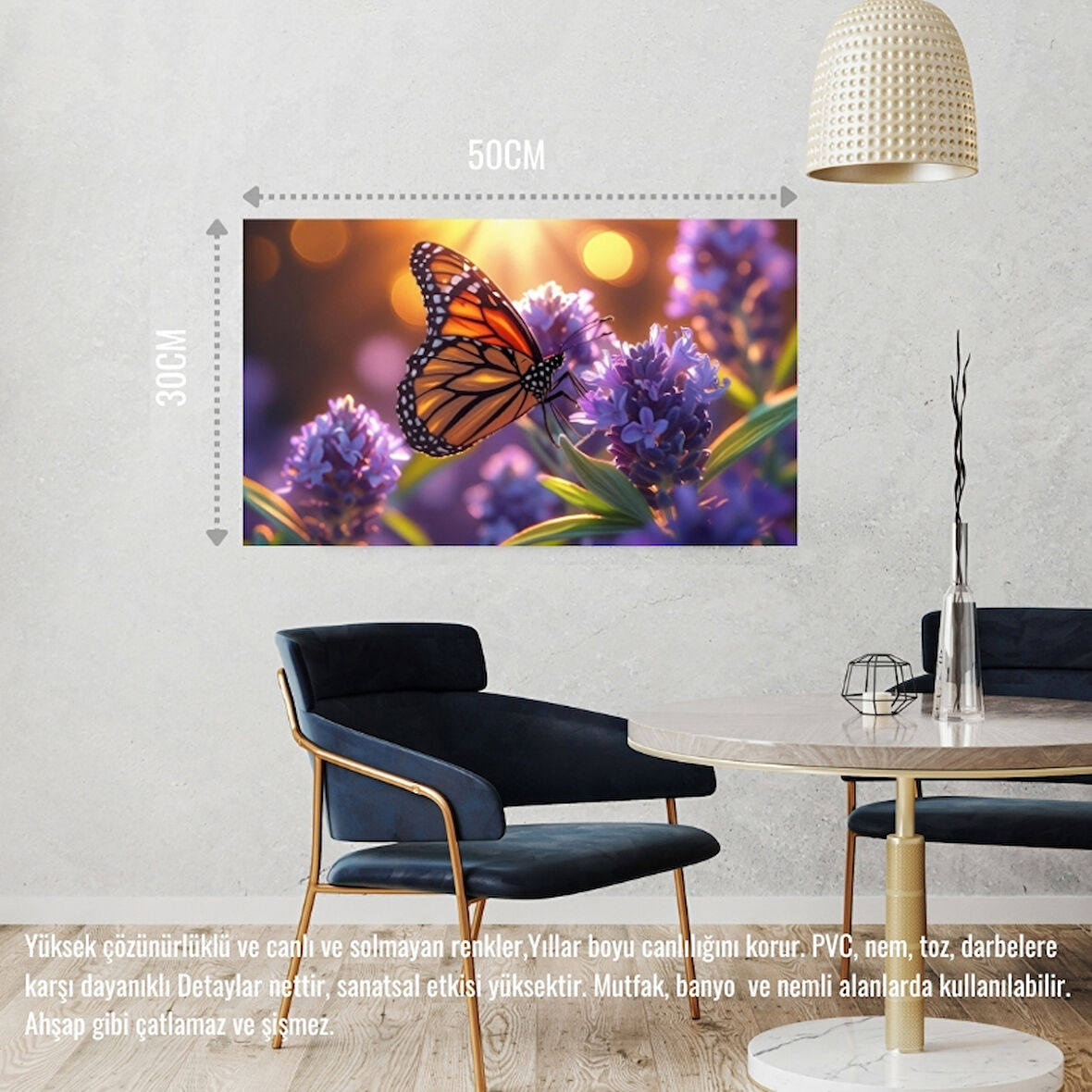 KELEBEK PARLAYAN GÜNEŞ IŞIĞI ALTINDA LAVANTA ÇİÇEĞİNİN ÜZERİNDE DİNLENİYOR 04 ÇERÇEVESİZ 50X30 CM PVC TABLO