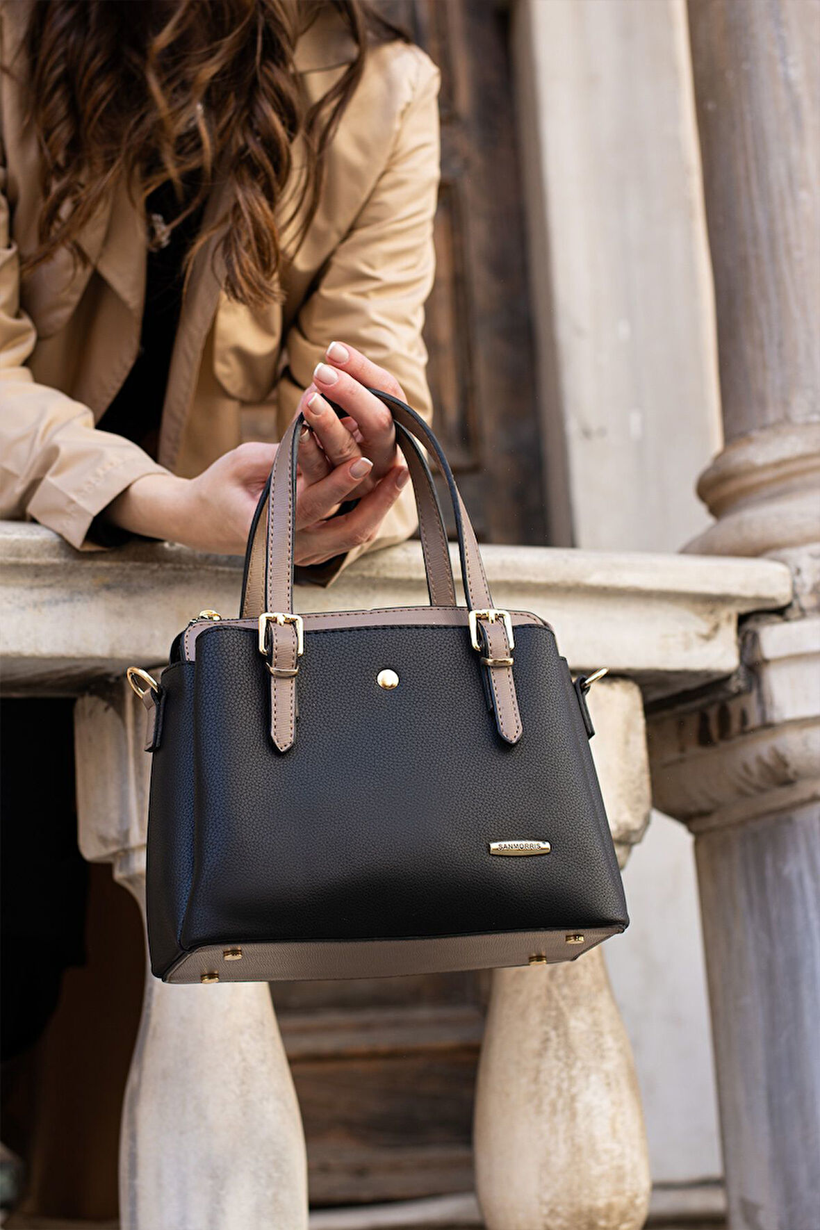 Kadın Uzun Askılı 4 Bölmeli Gold Aksesuarlı Sade Şık Siyah Vizon Garnili Omuz Ve El Çantası