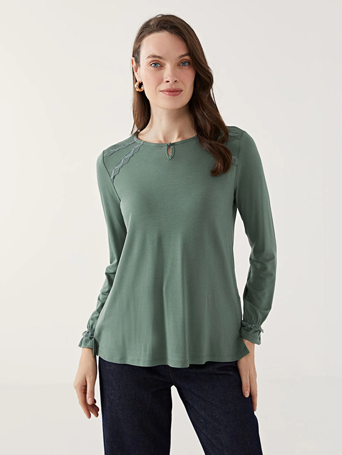 LCW Grace Yeşil Bisiklet Yaka Dantel Detaylı Kadın Bluz
