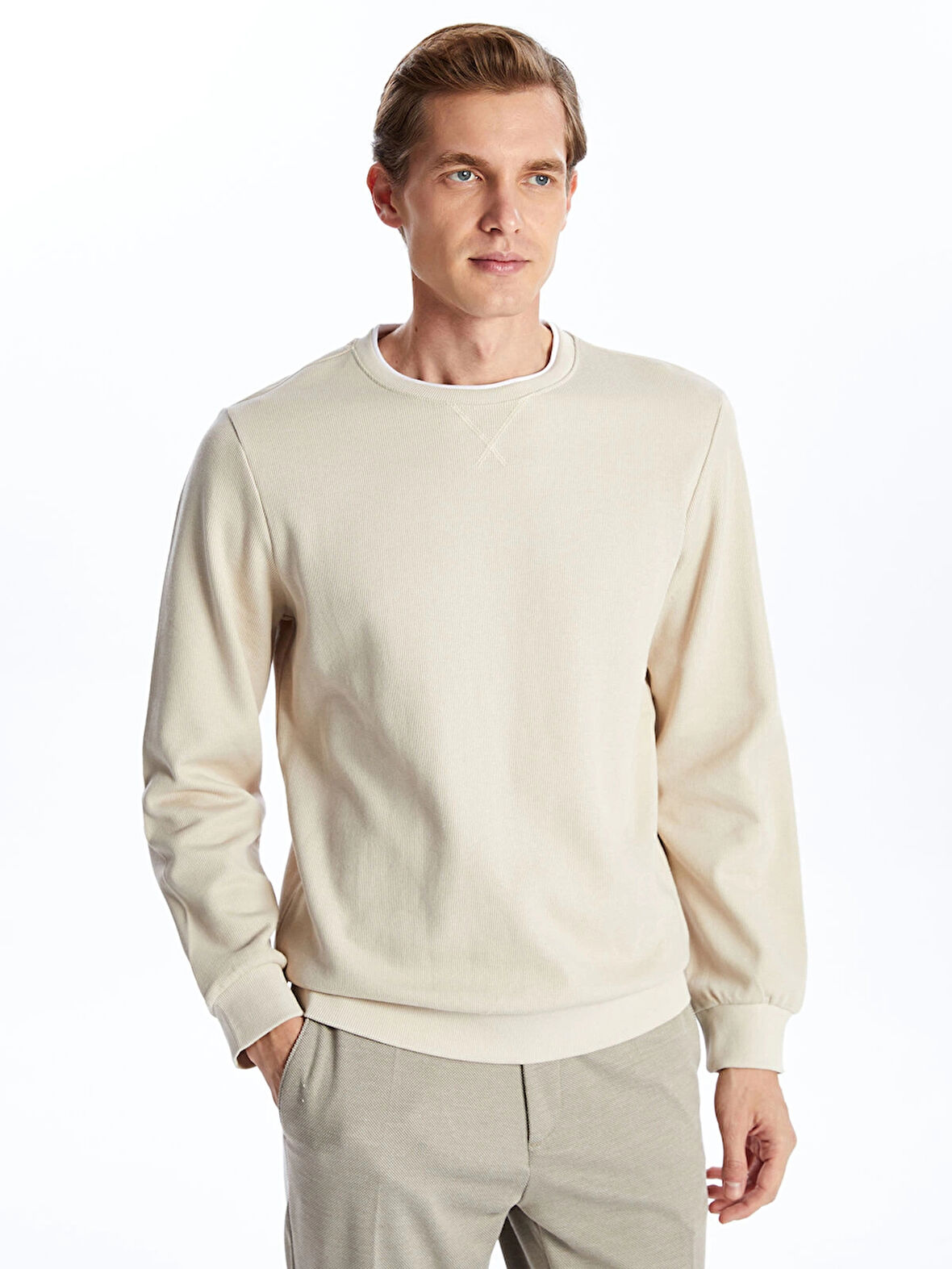 LCWAIKIKI Classic Bej Bisiklet Yaka Uzun Kollu Erkek Sweatshirt