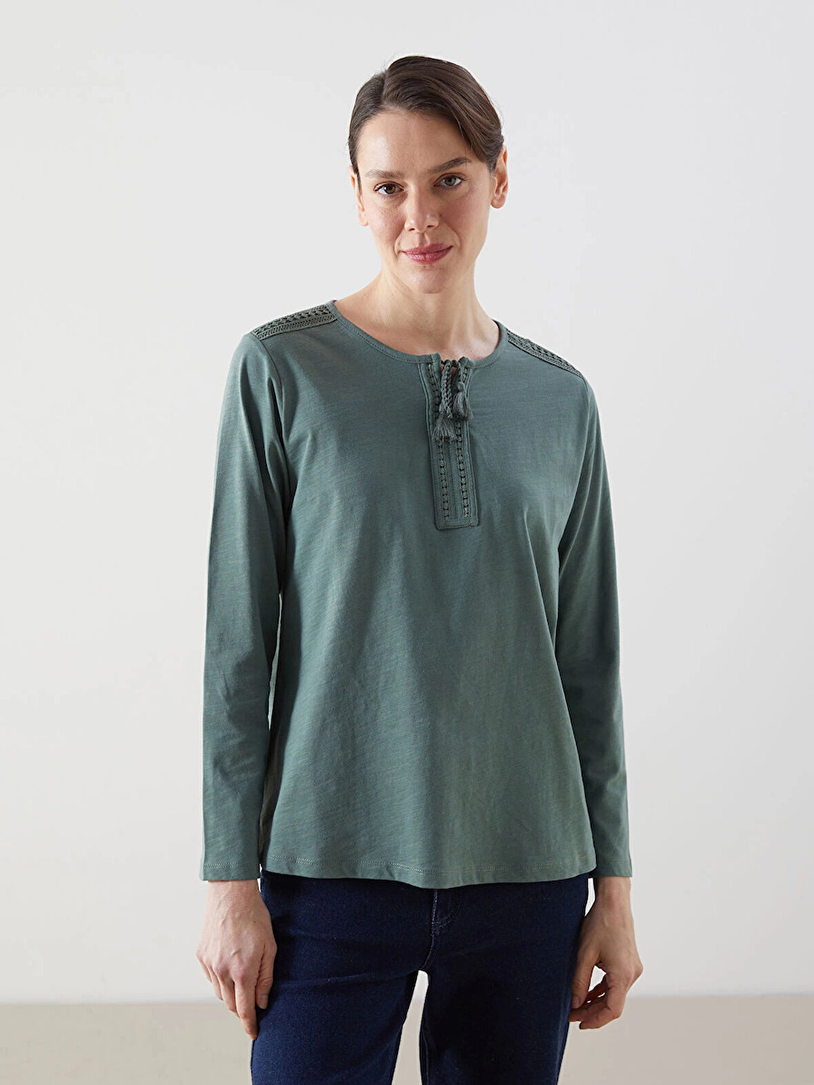 LCW Grace Yeşil Bağlamalı Yaka Nakışlı Kadın Bluz