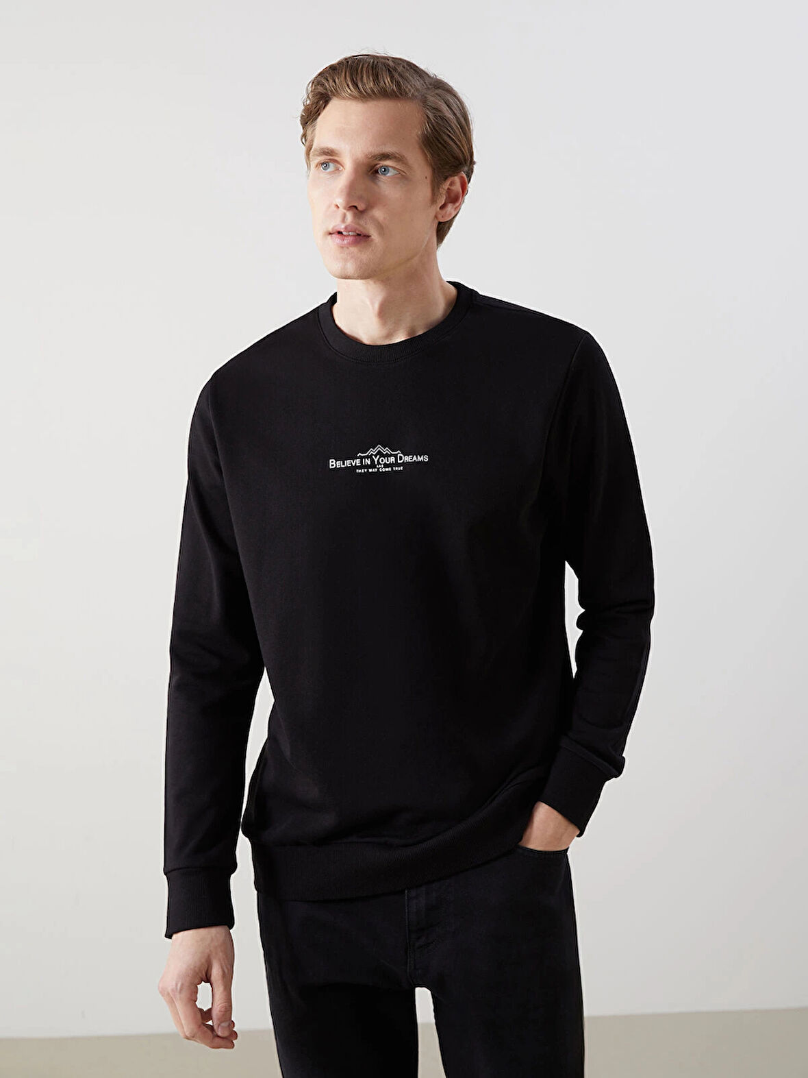 LCWAIKIKI Classic Siyah Bisiklet Yaka Uzun Kollu Baskılı Erkek Sweatshirt