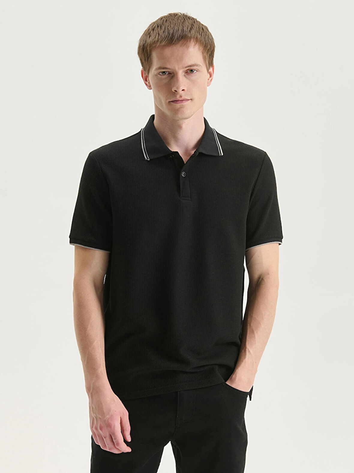 LC WAIKIKI Siyah Polo Yaka Erkek Dokulu Tişört