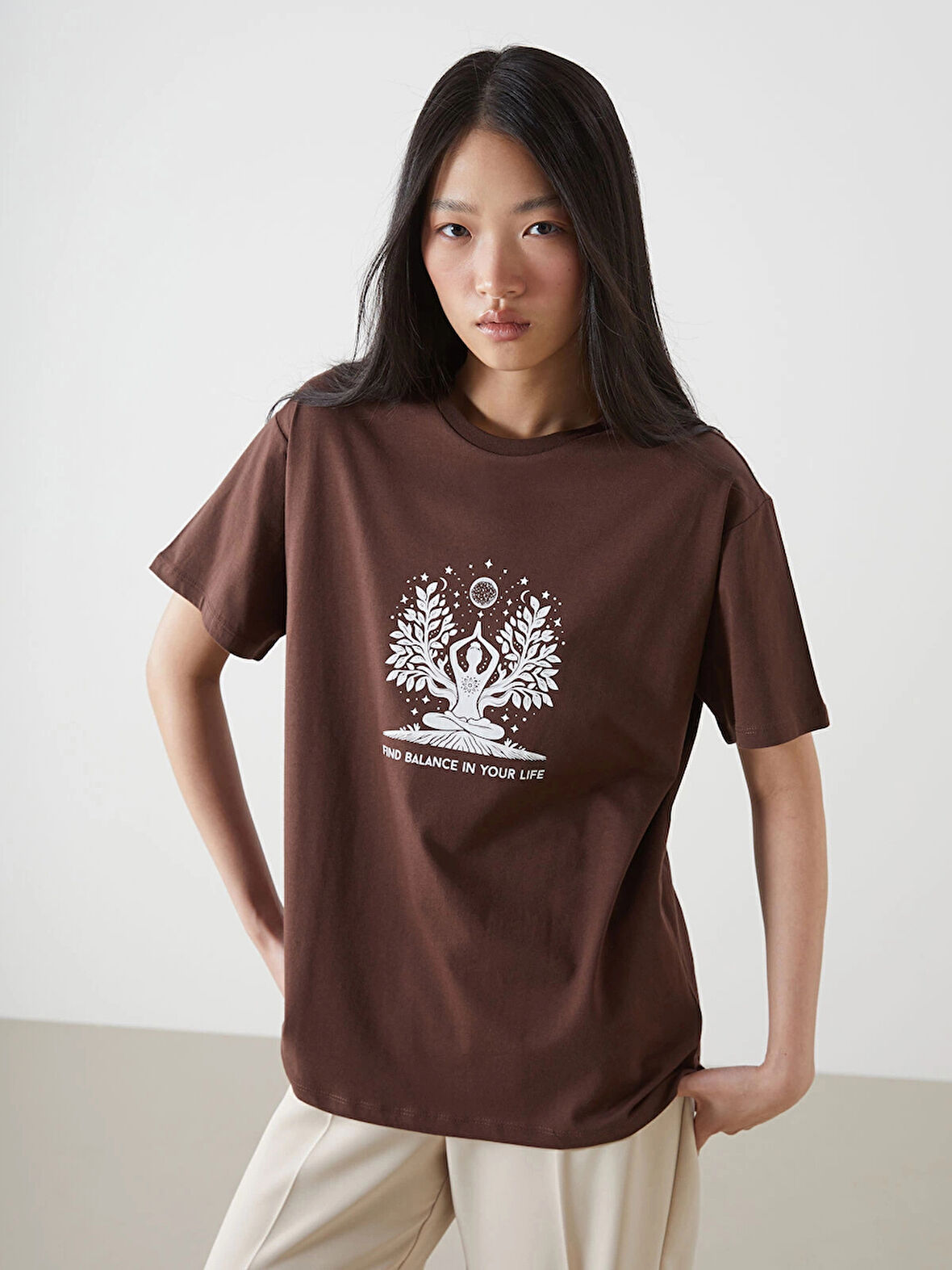 LCW Vision Kahverengi Bisiklet Yaka Baskılı Kadın Tişört