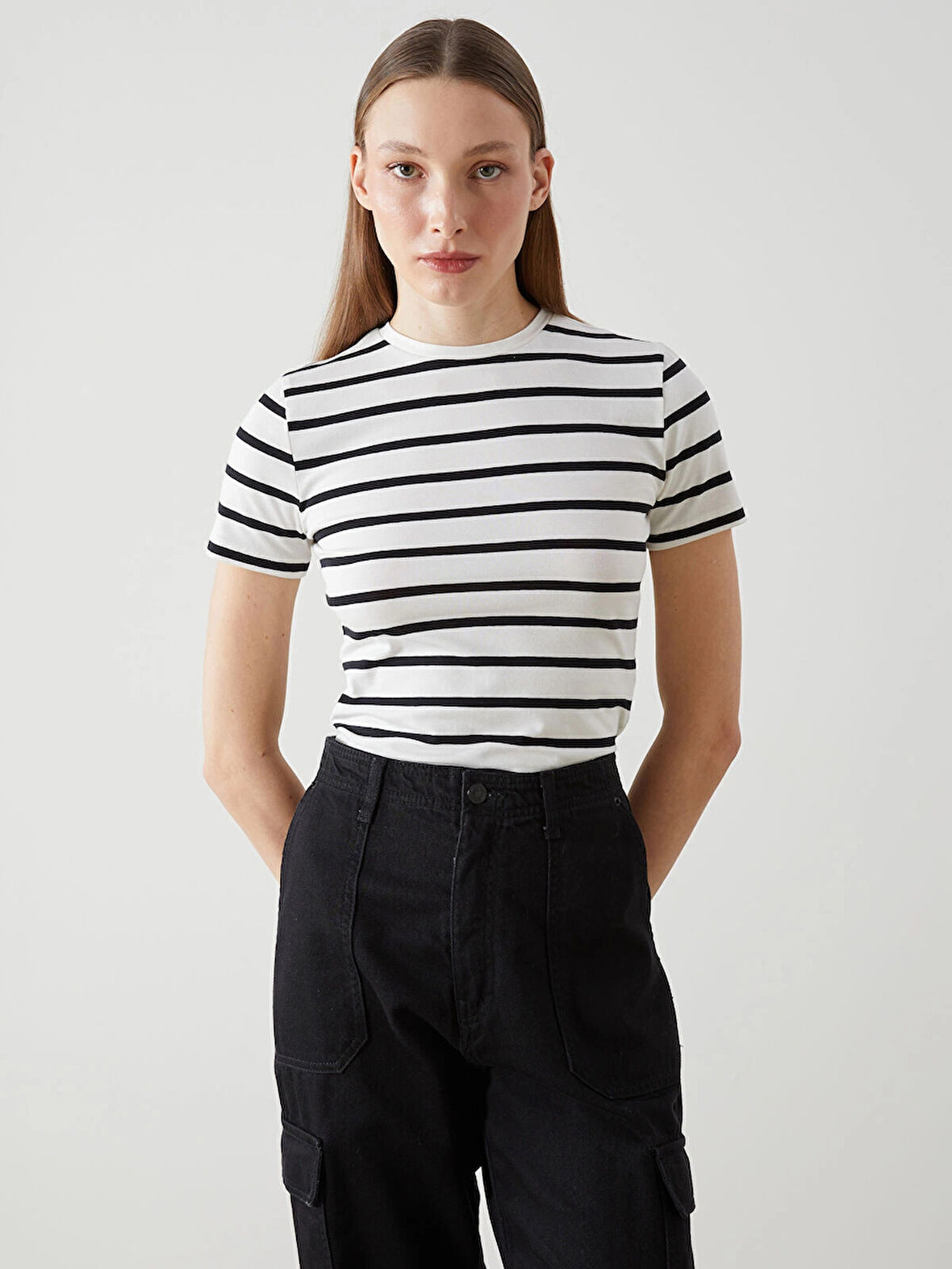 LCW Vision Siyah Bisiklet Yaka Çizgili Kadın Tişört