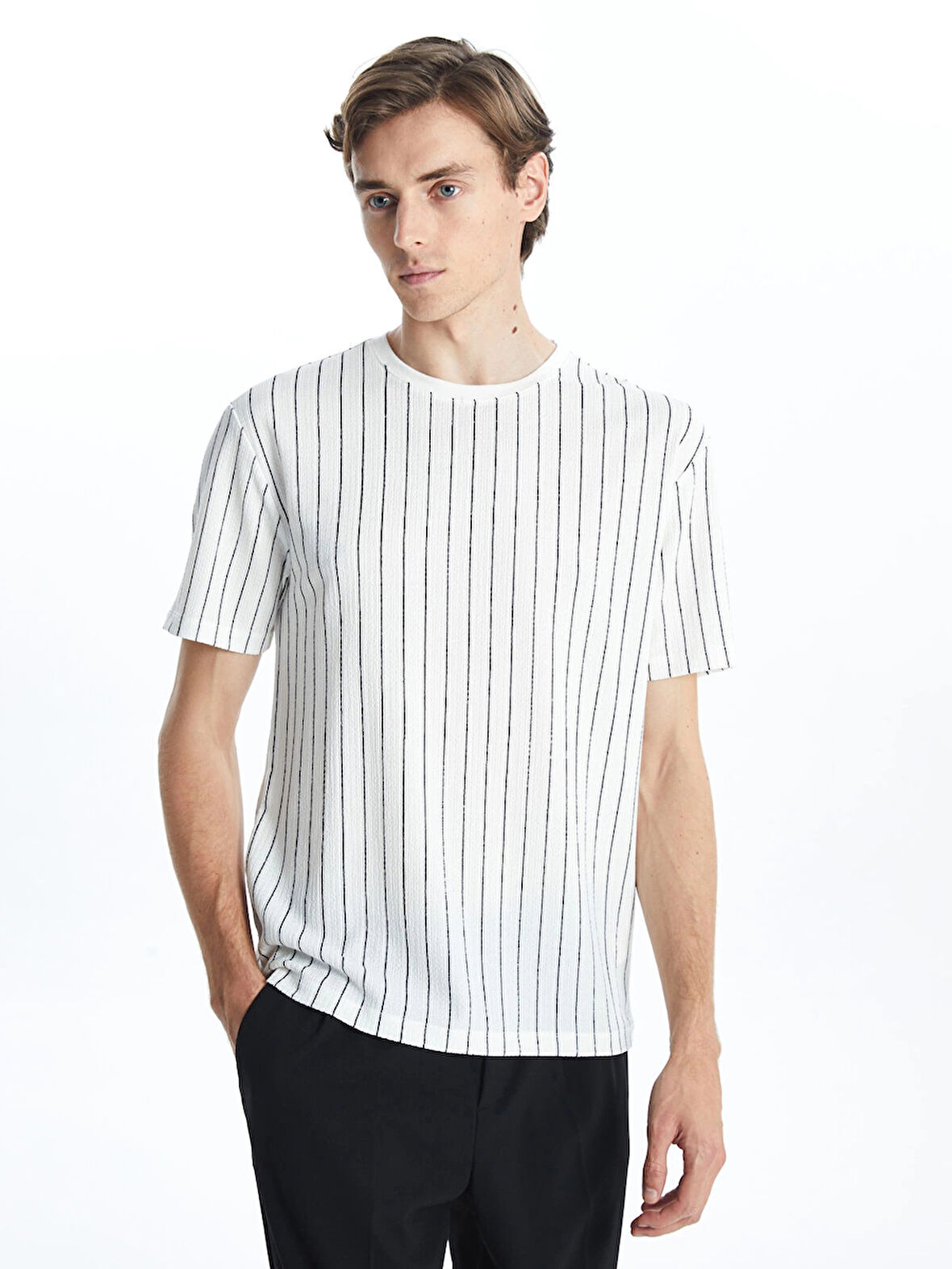 LCW Vision Beyaz Bisiklet Yaka Kısa Kollu Çizgili Erkek Dokulu Tişört