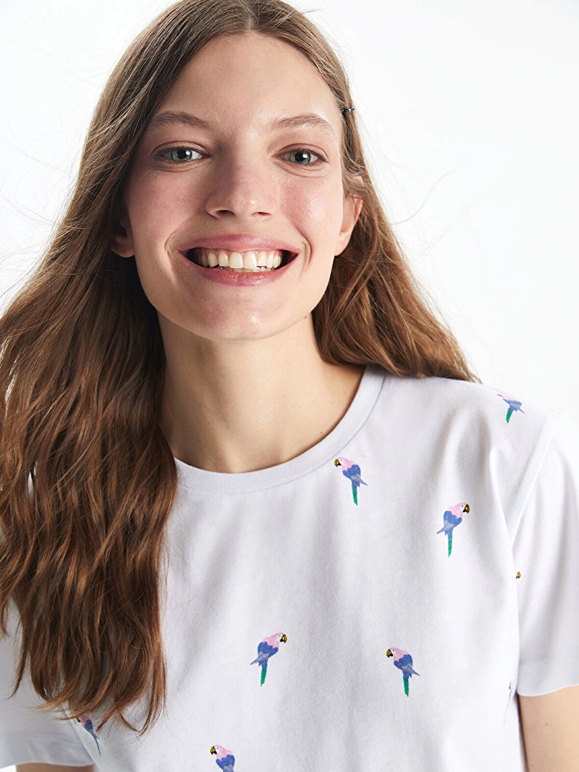 XSIDE Beyaz Bisiklet Yaka Desenli Kadın Tişört