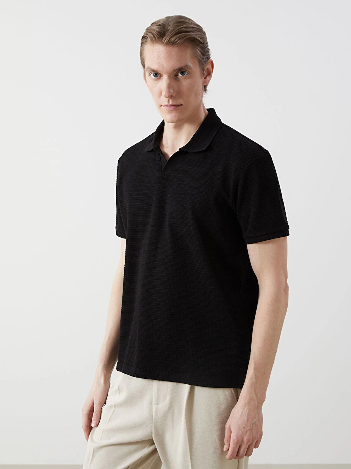 LCW Vision Siyah Polo Yaka Kısa Kollu Penye Erkek Tişört