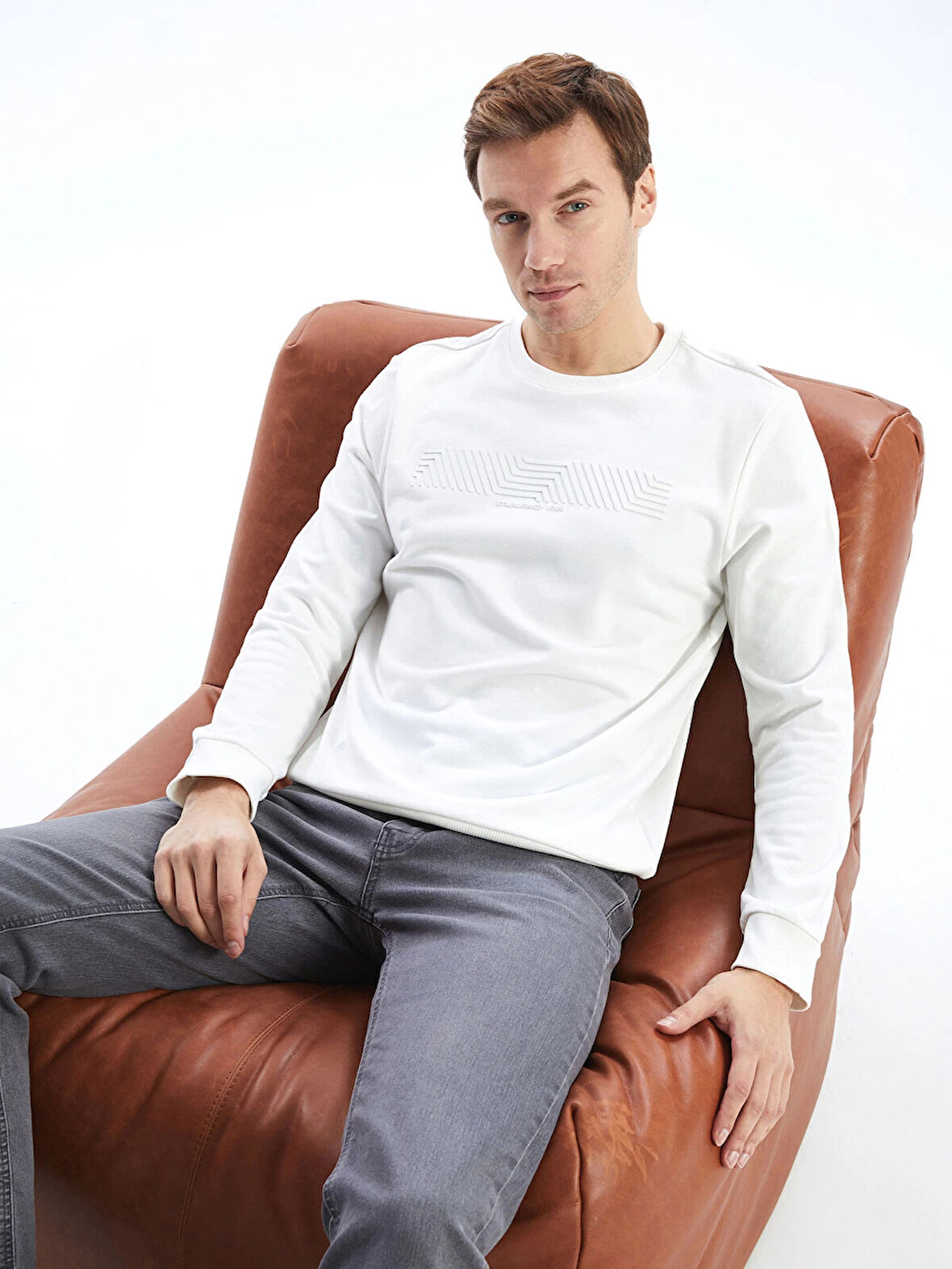LCWAIKIKI Classic EKRU Bisiklet Yaka Uzun Kollu Baskılı Erkek Sweatshirt