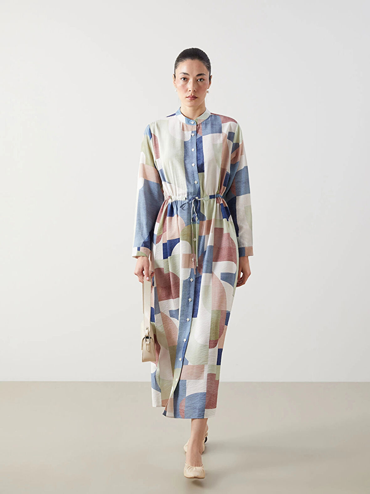 LCWAIKIKI Classic Karişik Hakim Yaka Desenli Kadın Gömlek Elbise