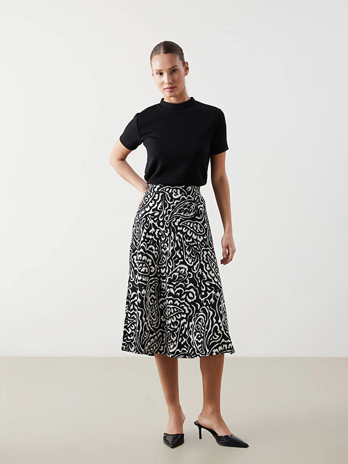 LCWAIKIKI Classic Siyah Beli Lastikli Desenli Kadın Etek