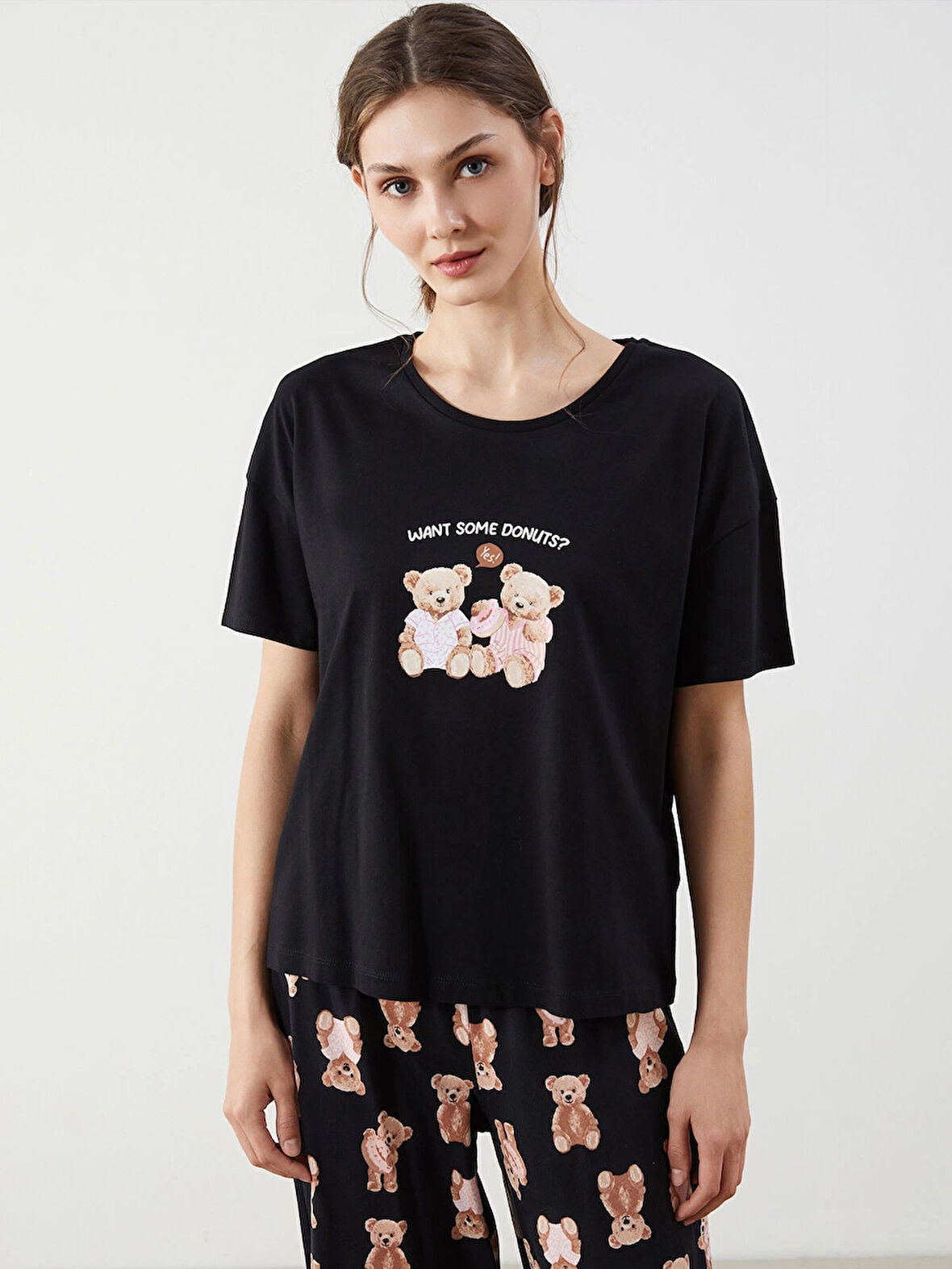 LCW Young Siyah Bisiklet Yaka Ayı Teddy Baskılı Kadın Kaprili Pijama Takımı