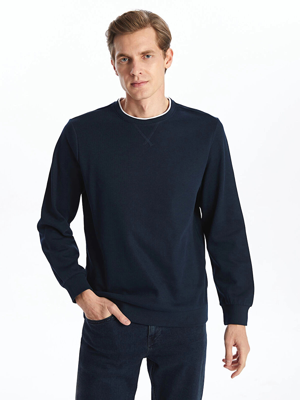 LCWAIKIKI Classic Lacivert Bisiklet Yaka Uzun Kollu Erkek Sweatshirt