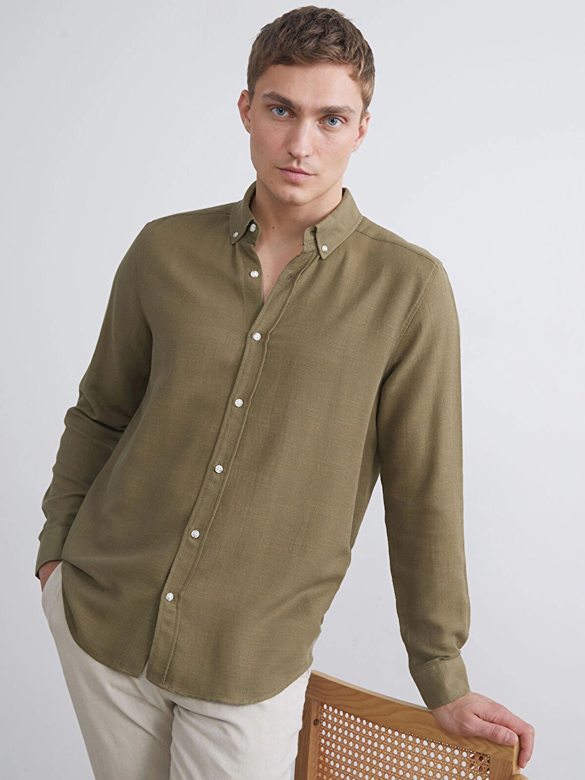 LCW Vision Haki Slim Fit Uzun Kollu Armürlü Erkek Gömlek