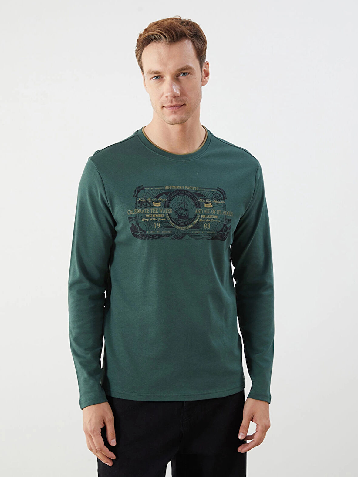 LCWAIKIKI Classic Yeşil Bisiklet Yaka Uzun Kollu Baskılı Erkek Sweatshirt