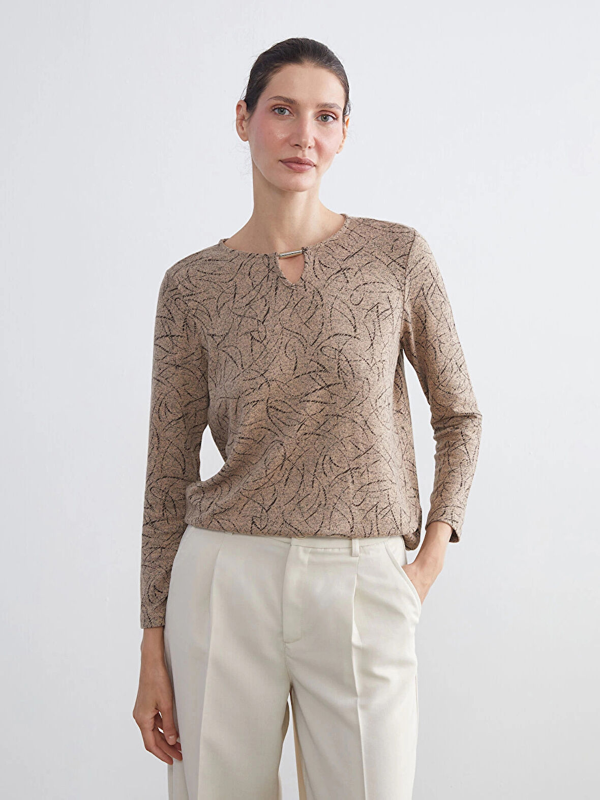 LCW Grace Bej Bisiklet Yaka Desenli Bluz