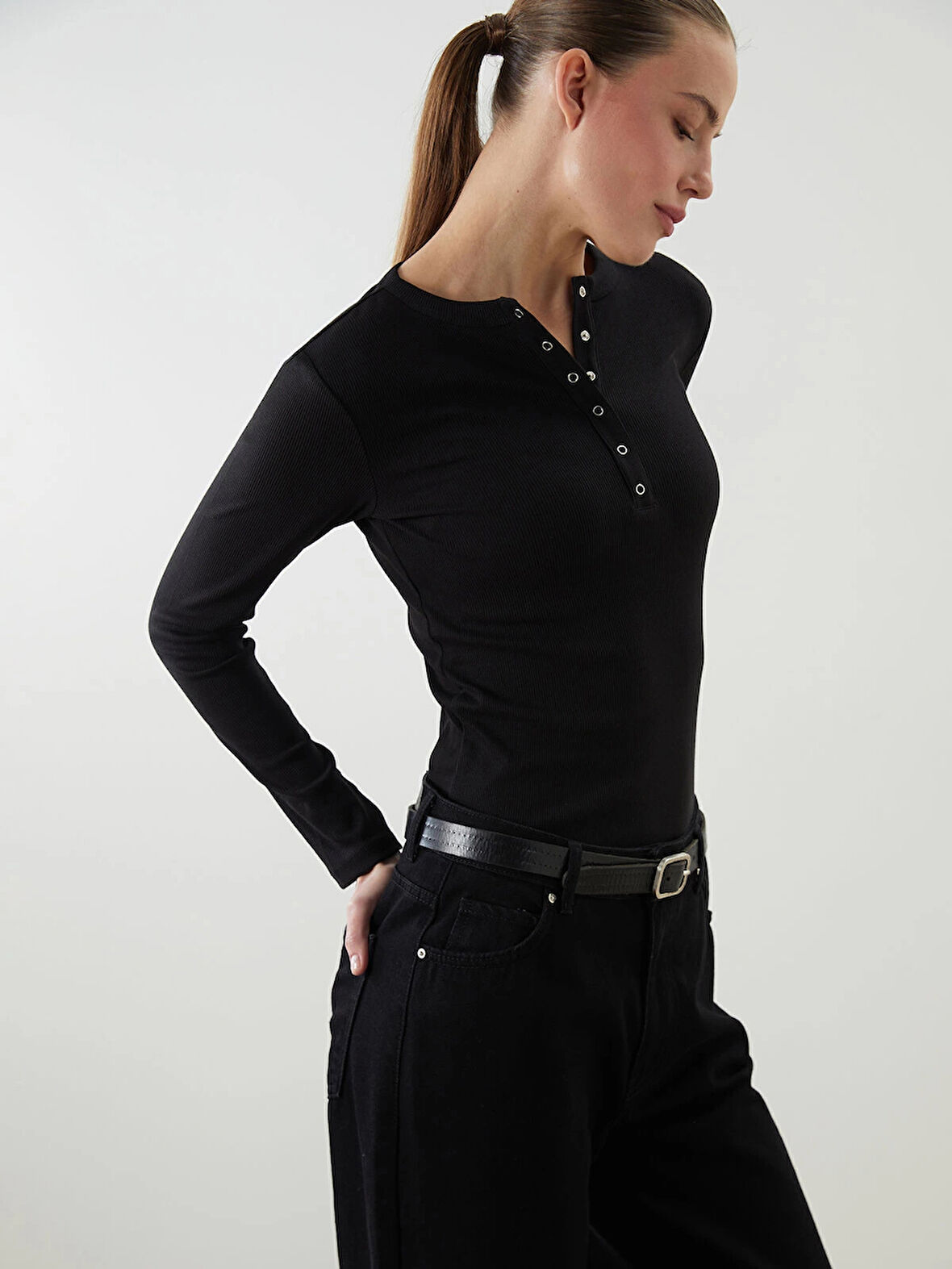 LCWAIKIKI Classic Siyah Bisiklet Yaka Kadın Body