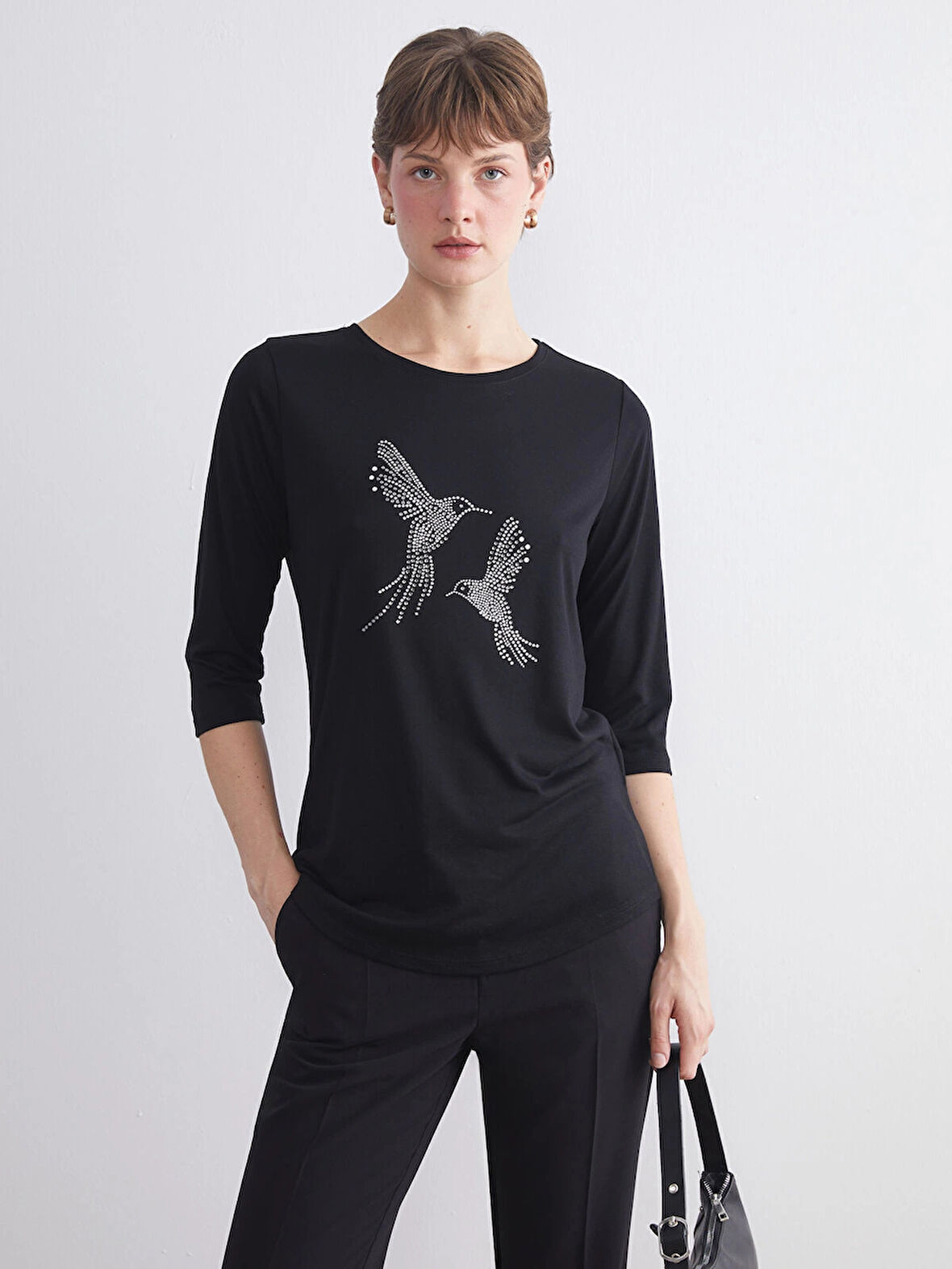 LCWAIKIKI Classic Siyah Bisiklet Yaka Boncuk İşlemeli Kadın Tişört