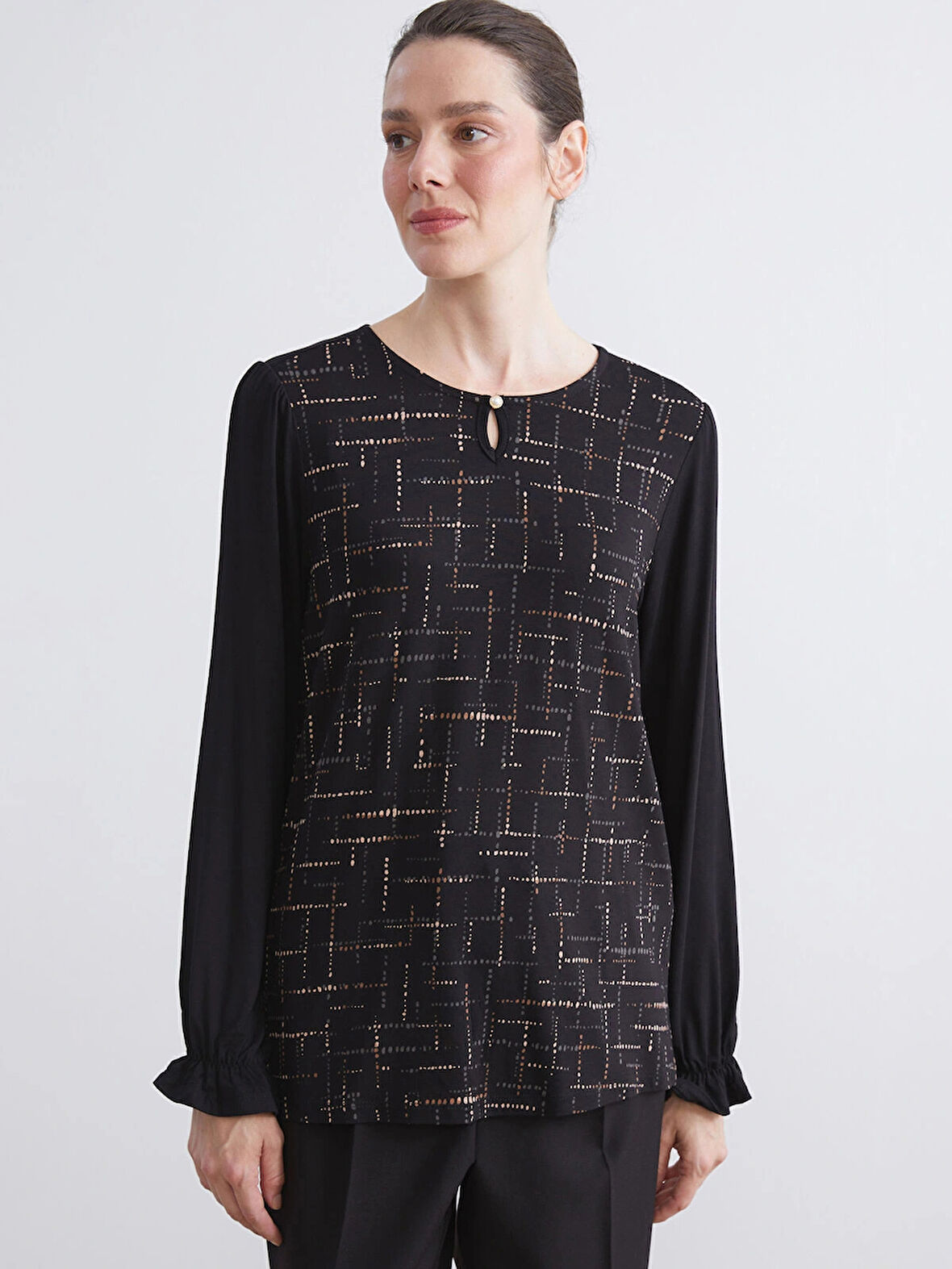 LCW Grace Siyah Bisiklet Yaka Desenli Bluz