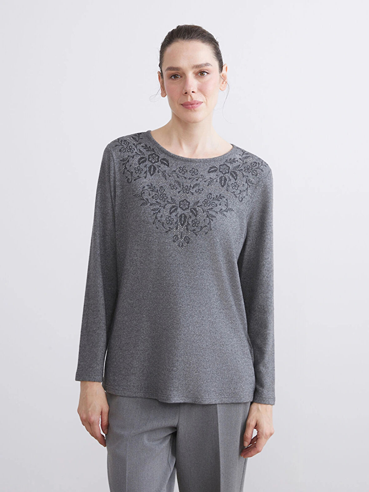 LCW Grace Antrasit Bisiklet Yaka Çiçek Nakışlı Bluz