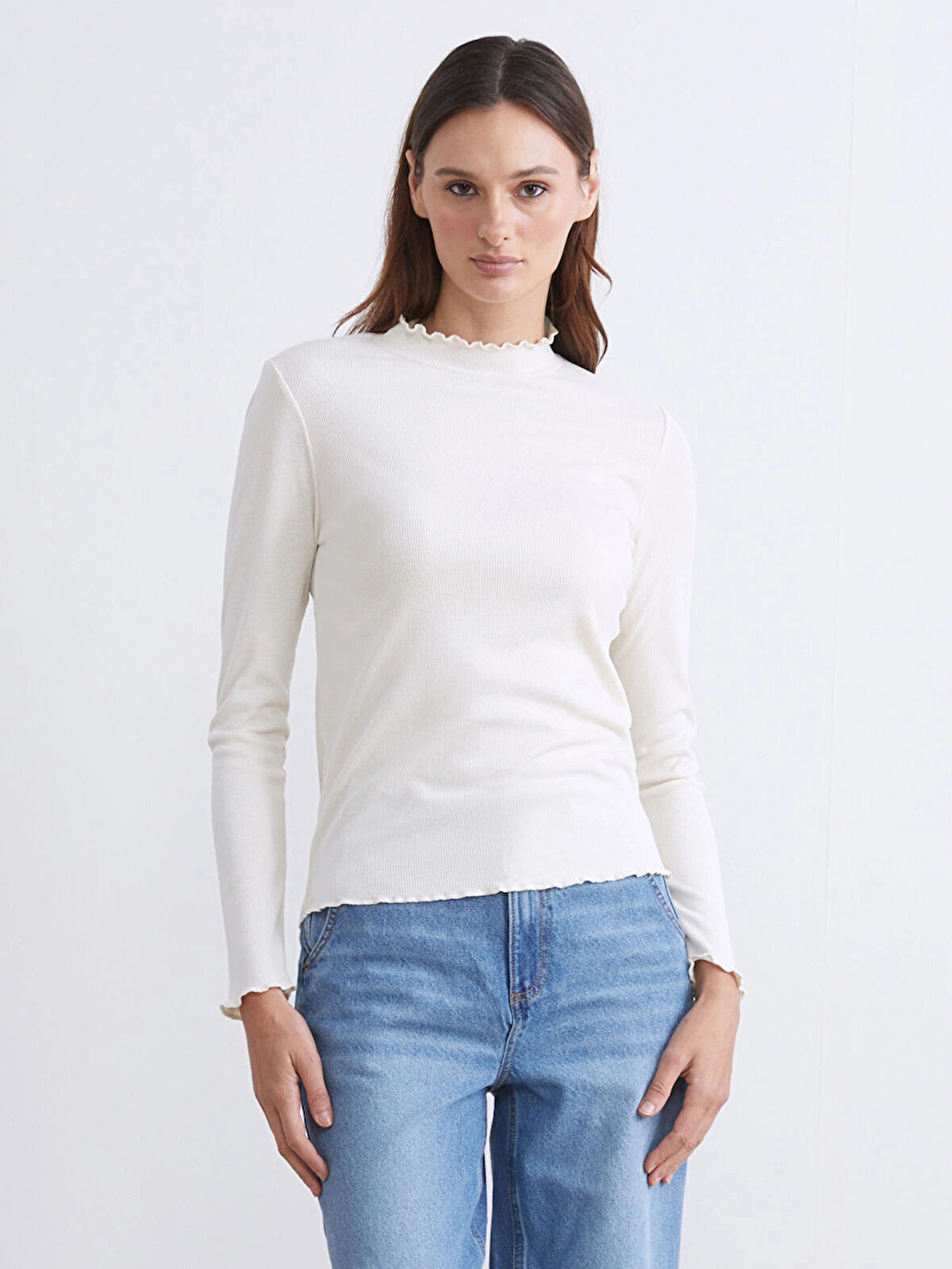 LCW Modest Ekru Fırfırlı Dik Yaka Kadın Body