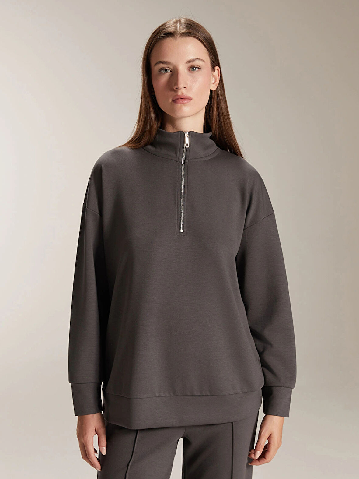 LCW Comfort Antrasit Dik Yaka Kadın Sweatshirt