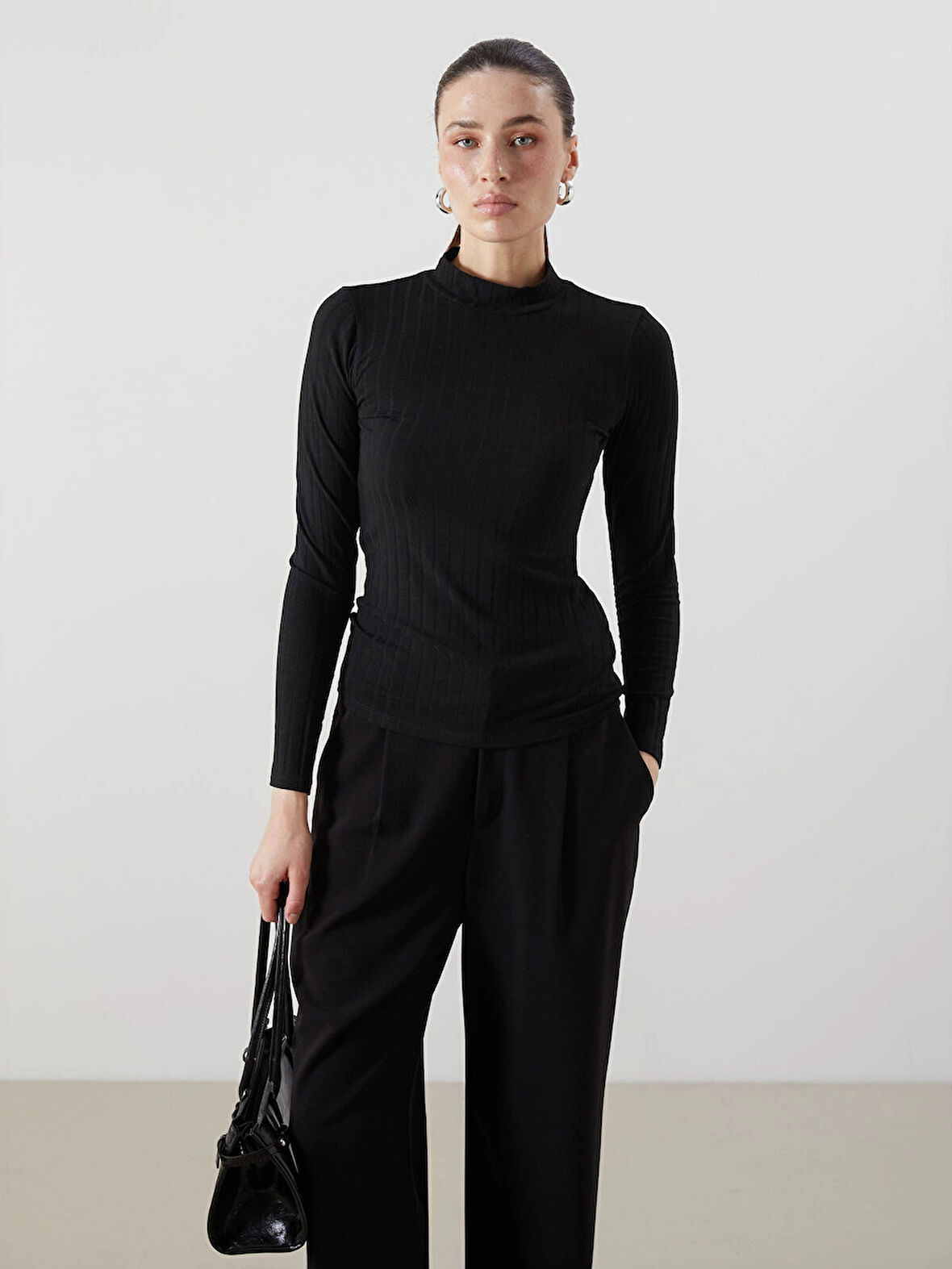 LCWAIKIKI Basic Siyah Dik Yaka Kadın Body