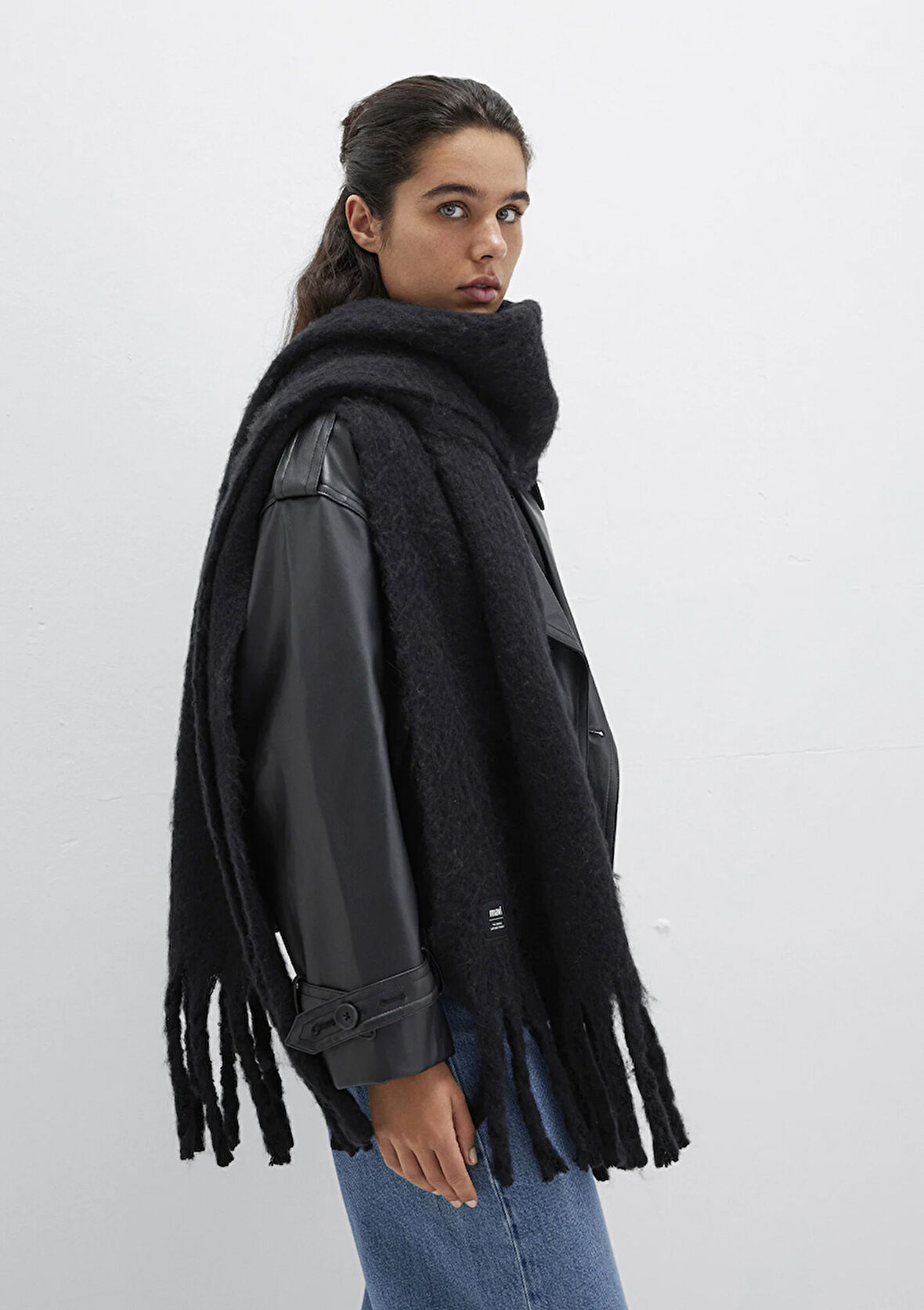 Siyah Atkı 1912844-900